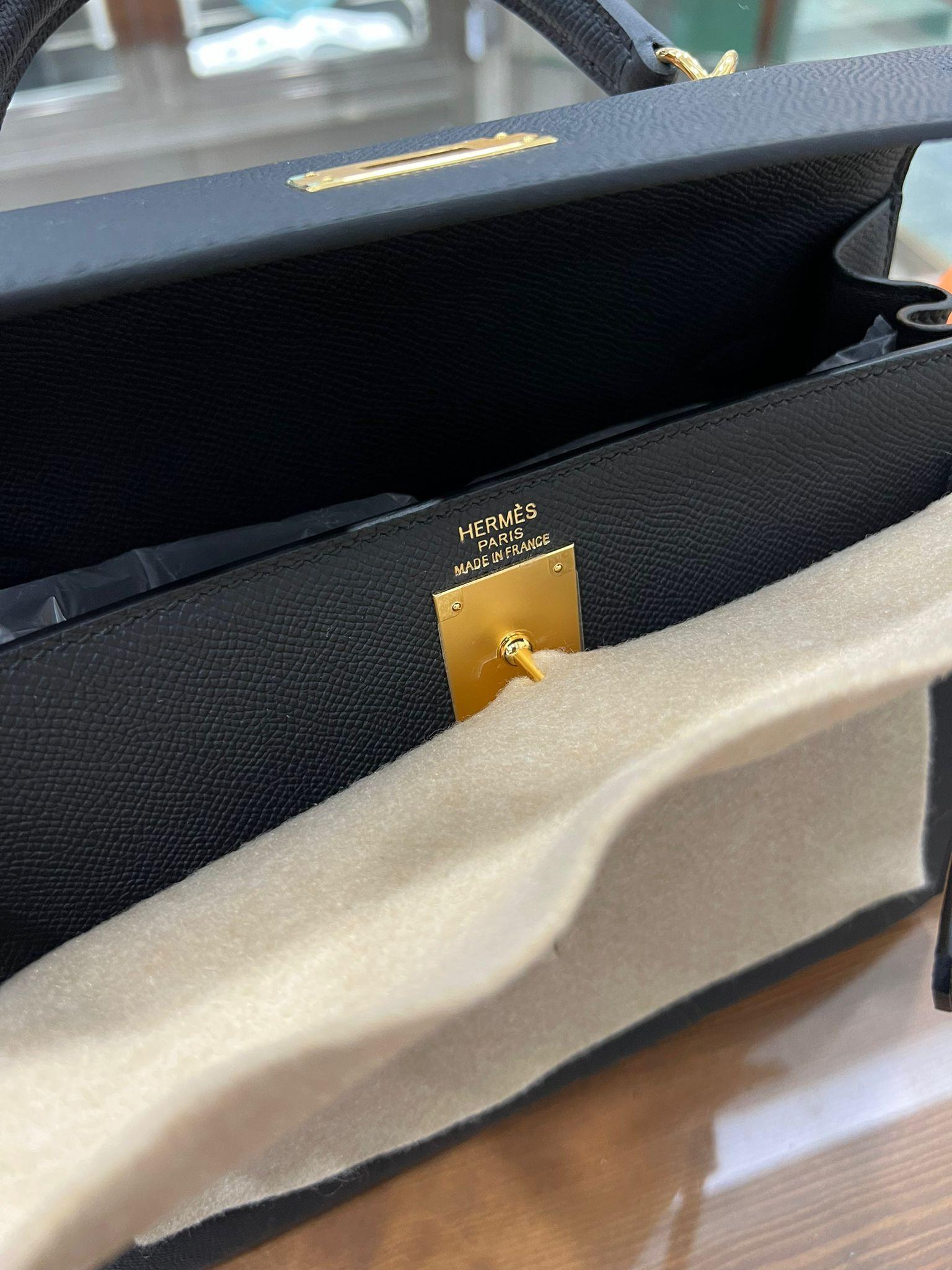 Hermes Kelly 28 Sellier Noir Black Epsom Gold Hardware  For Sale 7