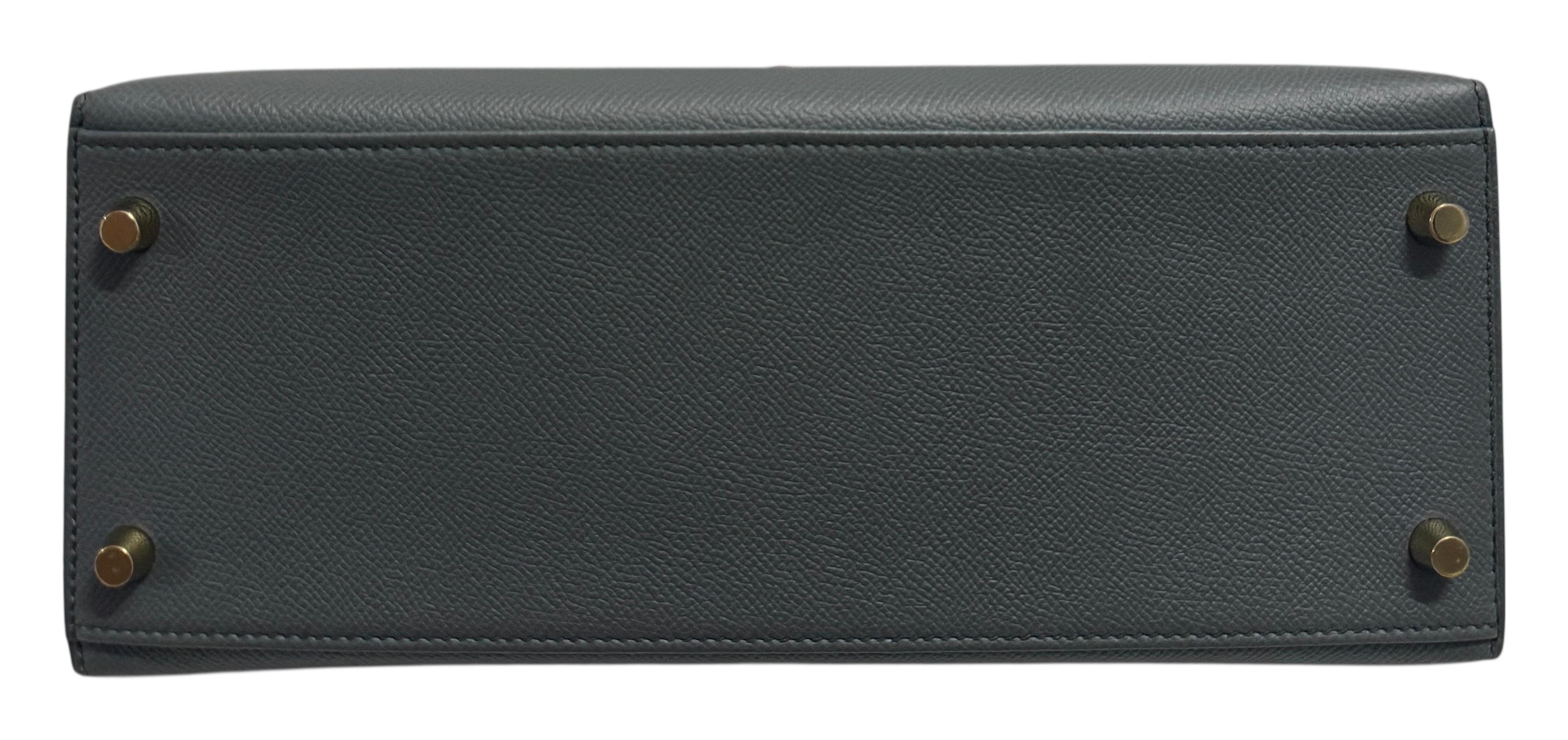 Hermes Kelly 28 Sellier Vert Amande Grau Grün Epsom Leder Gold Hardware RARE im Angebot 1