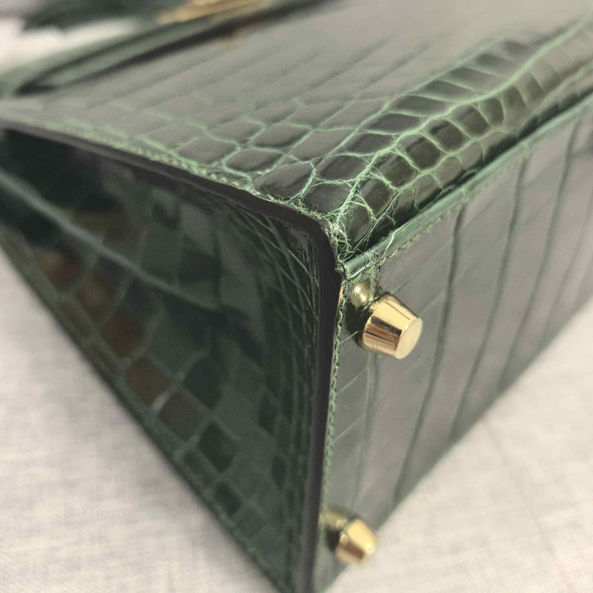 Hermes Kelly 28 Sellier Vert Fonce Glänzend Niloticus Krokodil im Angebot 2