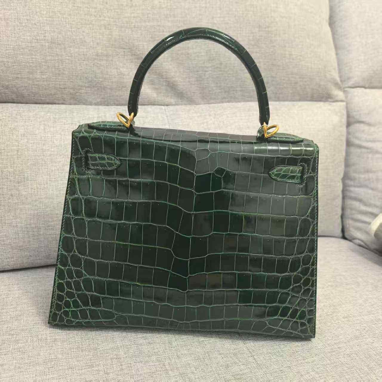 Hermes Kelly 28 Sellier Vert Fonce Glänzend Niloticus Krokodil im Angebot 4