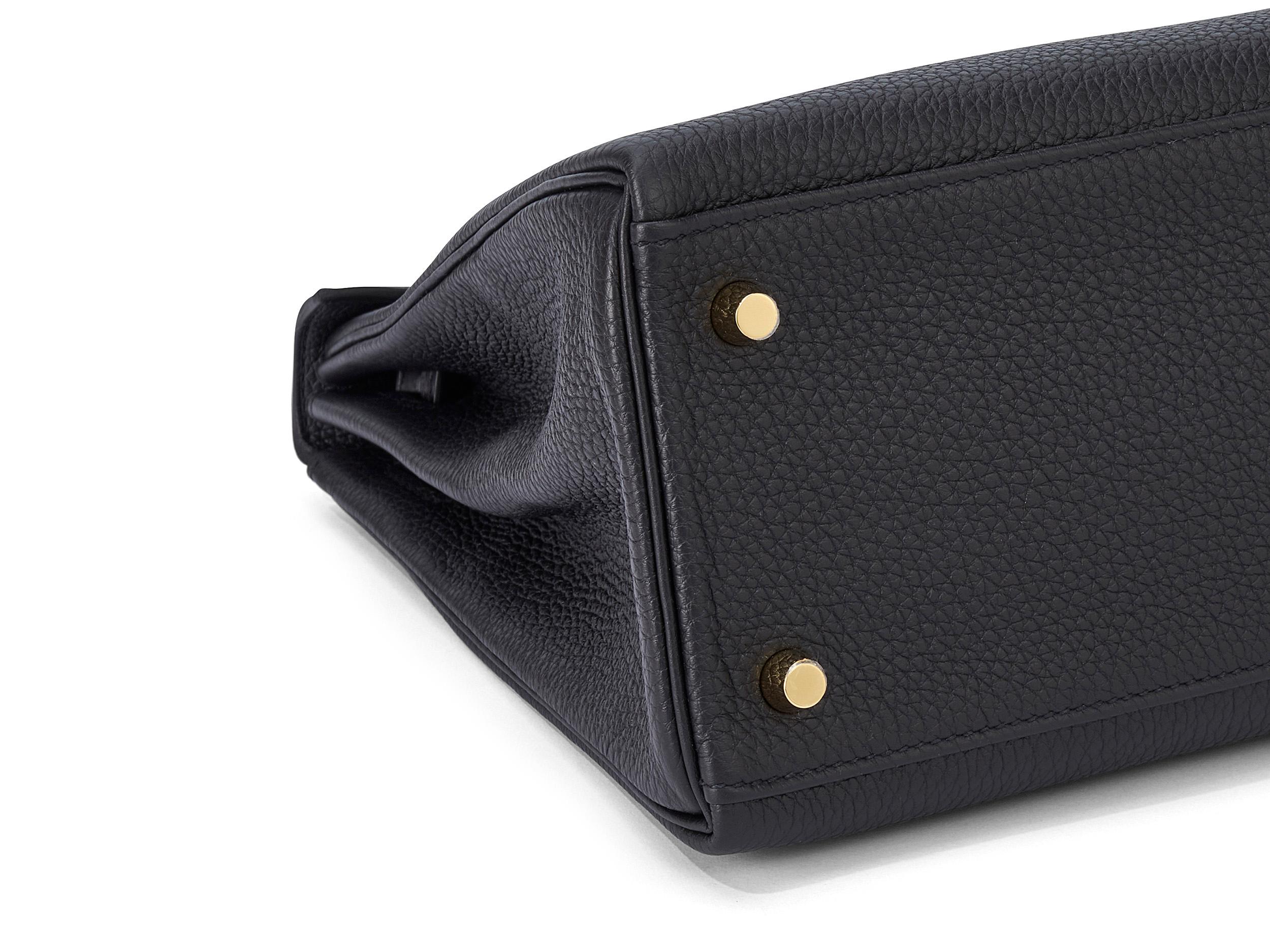 Hermès Kelly 28 Touch Noir/Alligator noir Quincaillerie or en vente 1