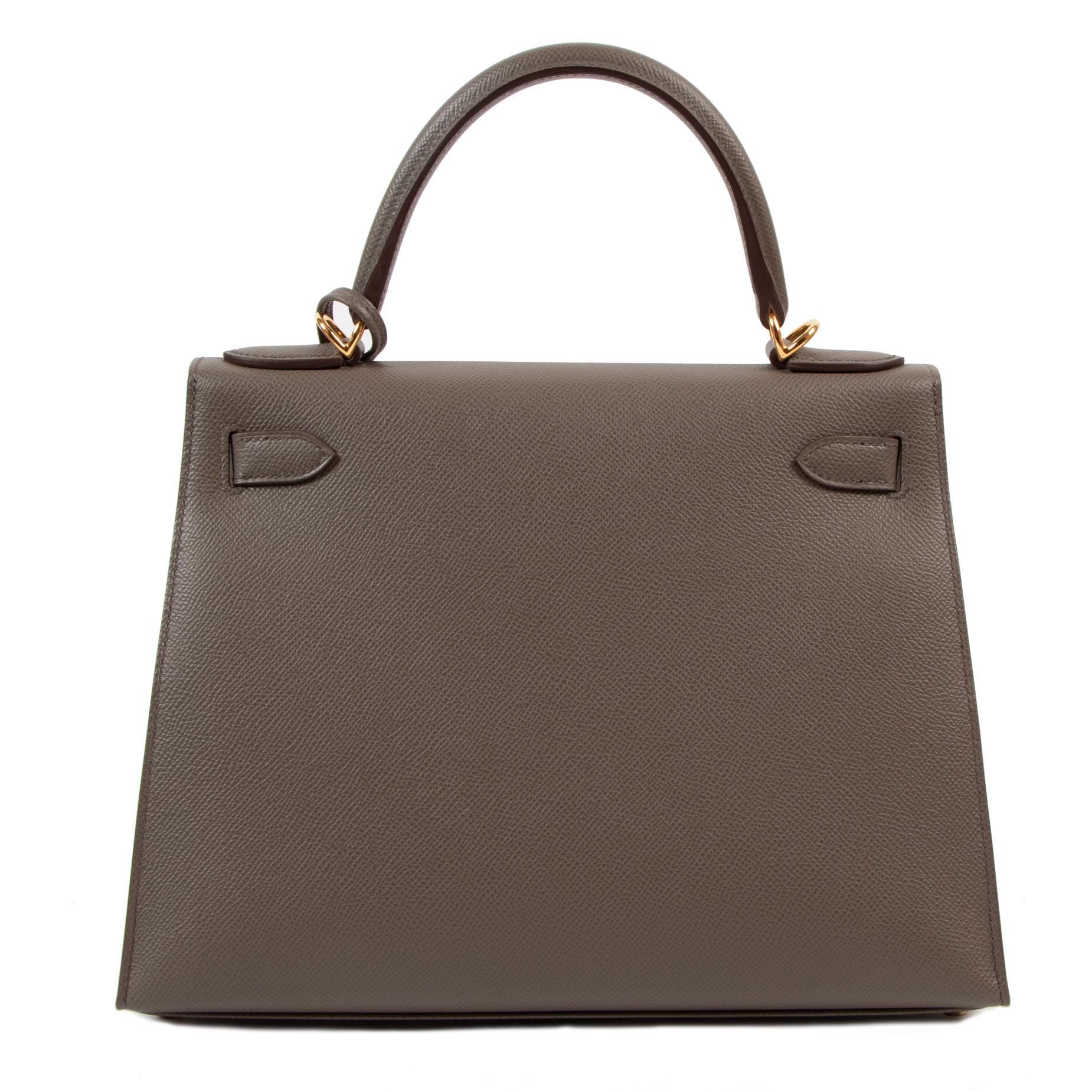 BRAND NEW

Hermès Kelly 28 Veau Epsom Gris Etain GHW

A true classic, this royal Hermès Kelly bag in Gris Etain is a timeless piece to have and to hold. The luxurious design of this beauty is accentuated by the gold-toned hardware. Wear this beauty