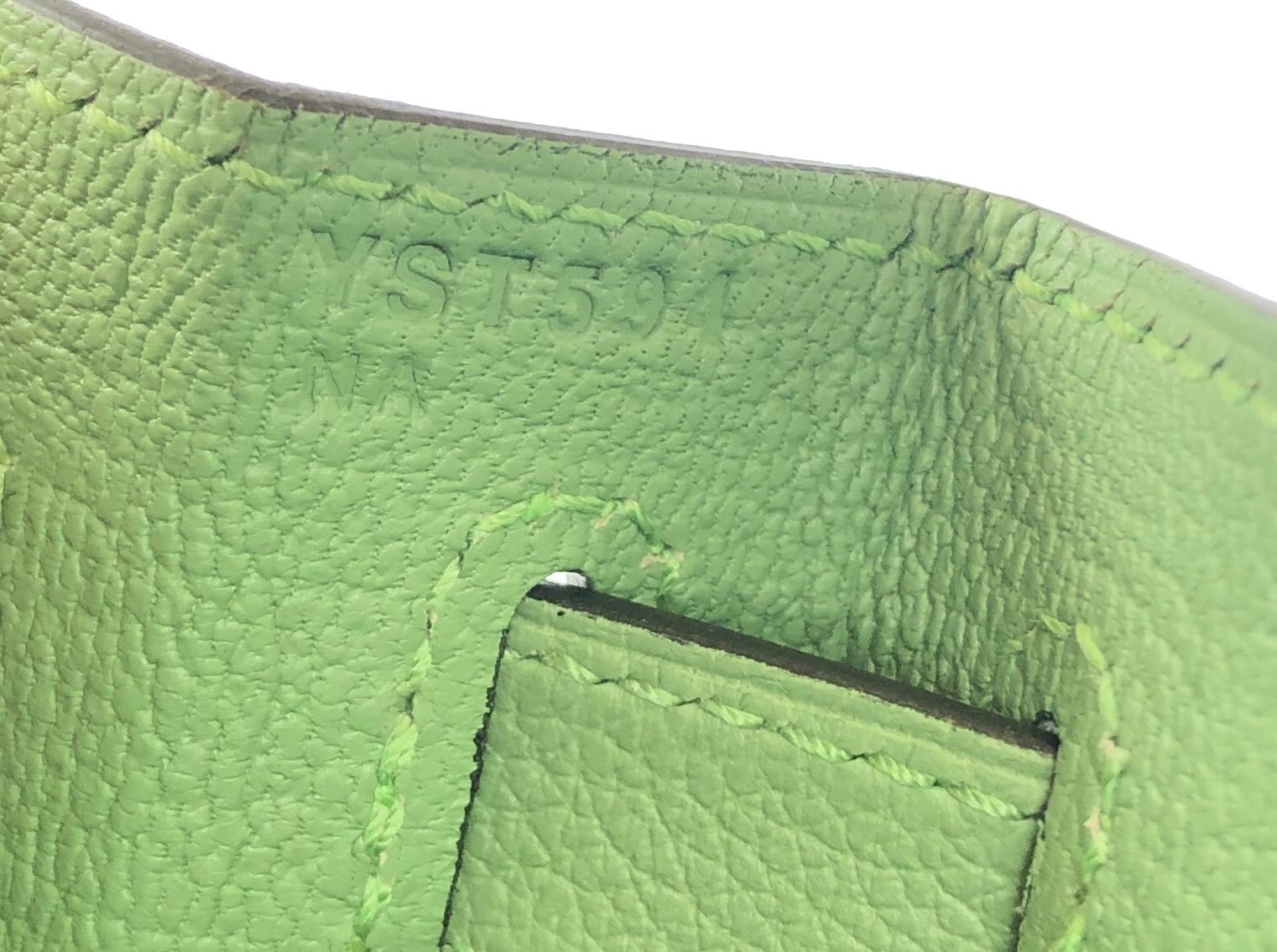 Hermes Kelly 28 Vert Ciquet Green Leather Palladium Hardware In New Condition In Miami, FL