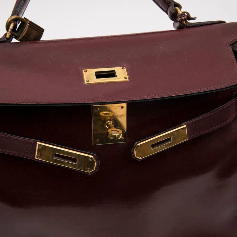 HERMES Kelly 28 Vintage Bag in &#39;H&#39; Red Box Leather For Sale at 1stDibs