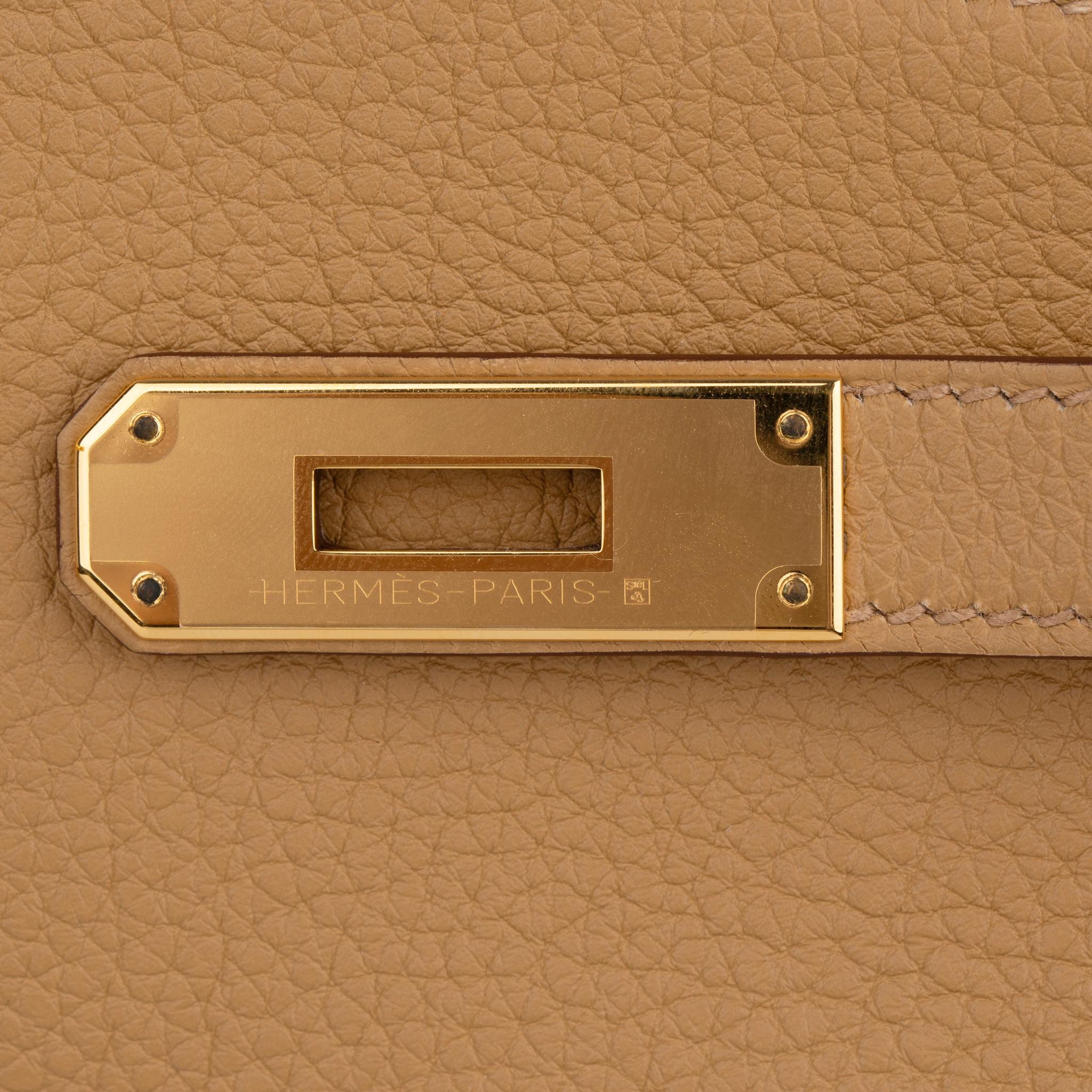 Hermes Kelly 28cm Biscuit Togo Leather Gold Hardware In New Condition For Sale In Sydney, New South Wales