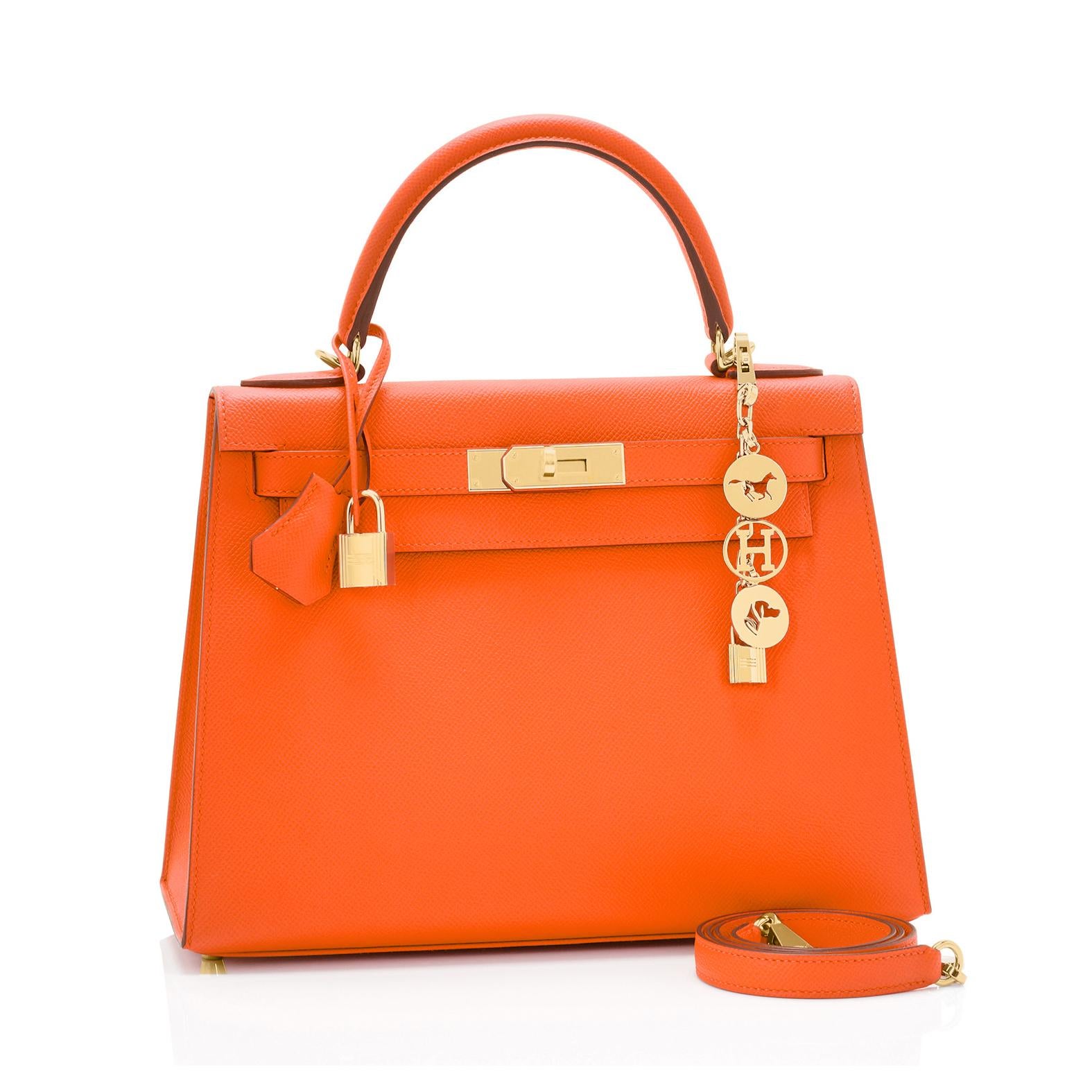 Hermes Kelly 28cm Feu Orange Epsom Gold Sellier Shoulder Bag RARE Y Stamp, 2020
Rare Feu Orange Kelly with gold hardware combination!
Just purchased from Hermes store. Bag bears new 2020 interior Y Stamp.
New or Never Worn. Store Fresh. Pristine