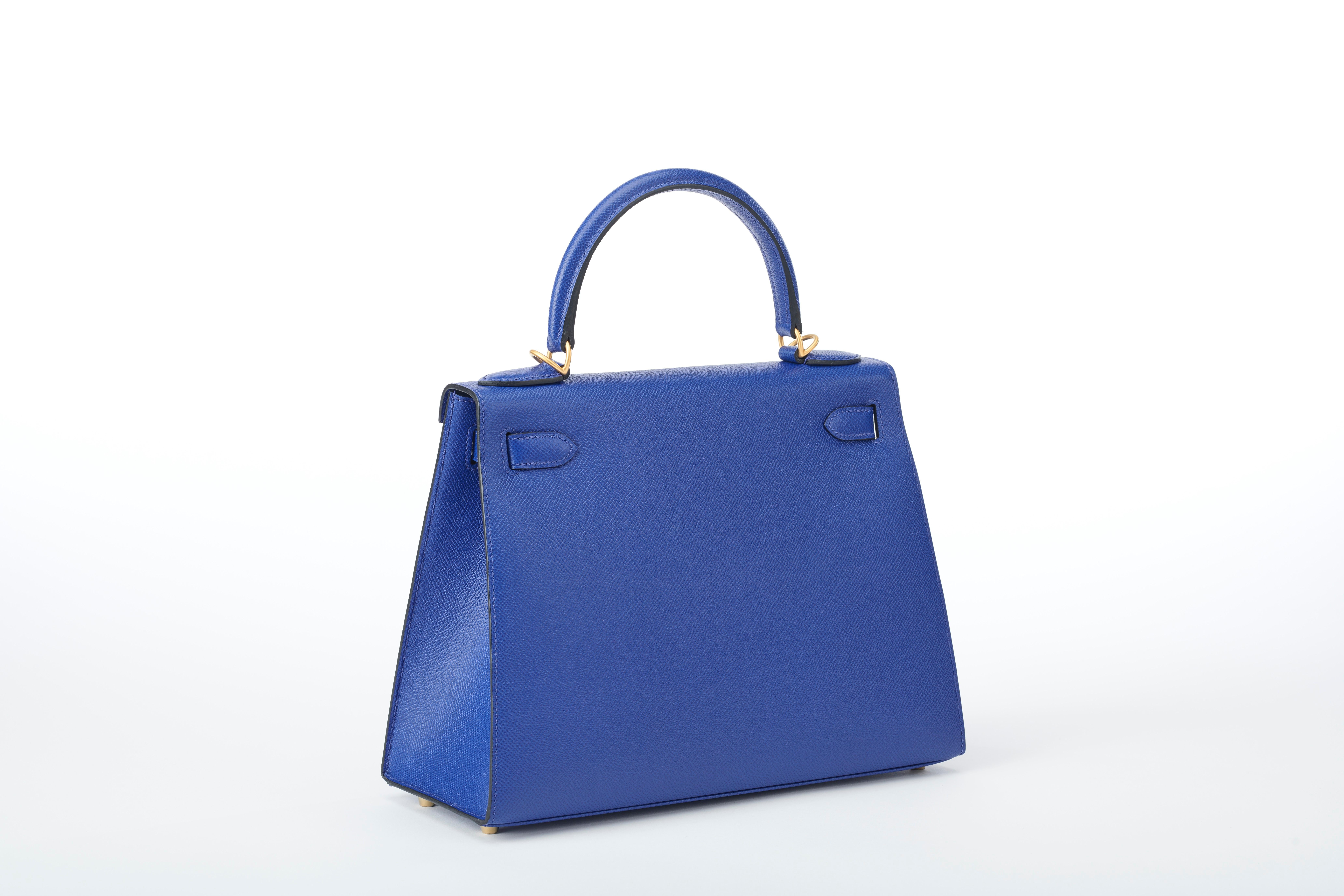 Hermes Kelly 28cm Personalized Blue Electric and Black Epsom with Gold In New Condition In Sheridan, WY