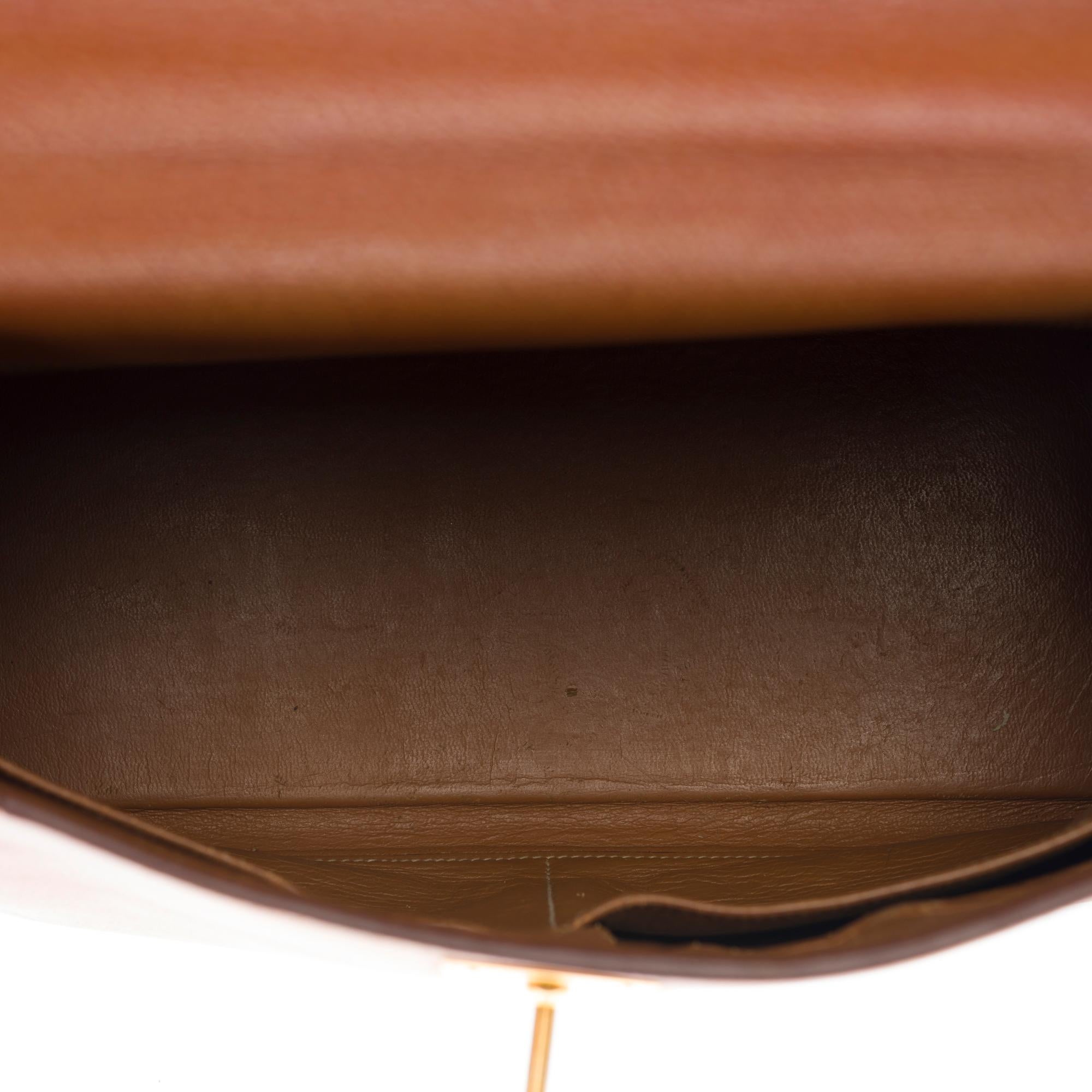 Hermès Kelly 28cm retourné handbag with strap in Gold Courchevel leather, GHW 2