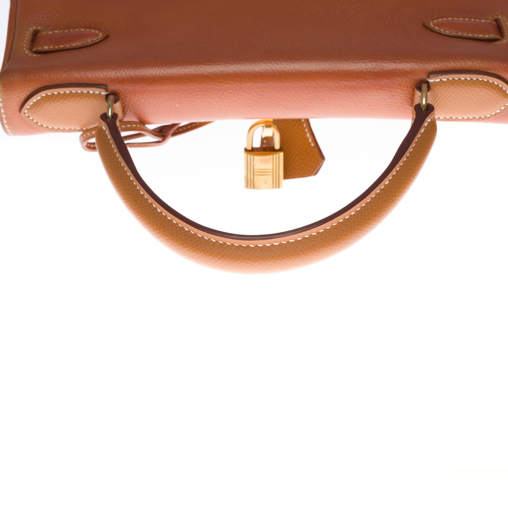Hermès Kelly 28cm retourné handbag with strap in Gold Courchevel leather, GHW 3