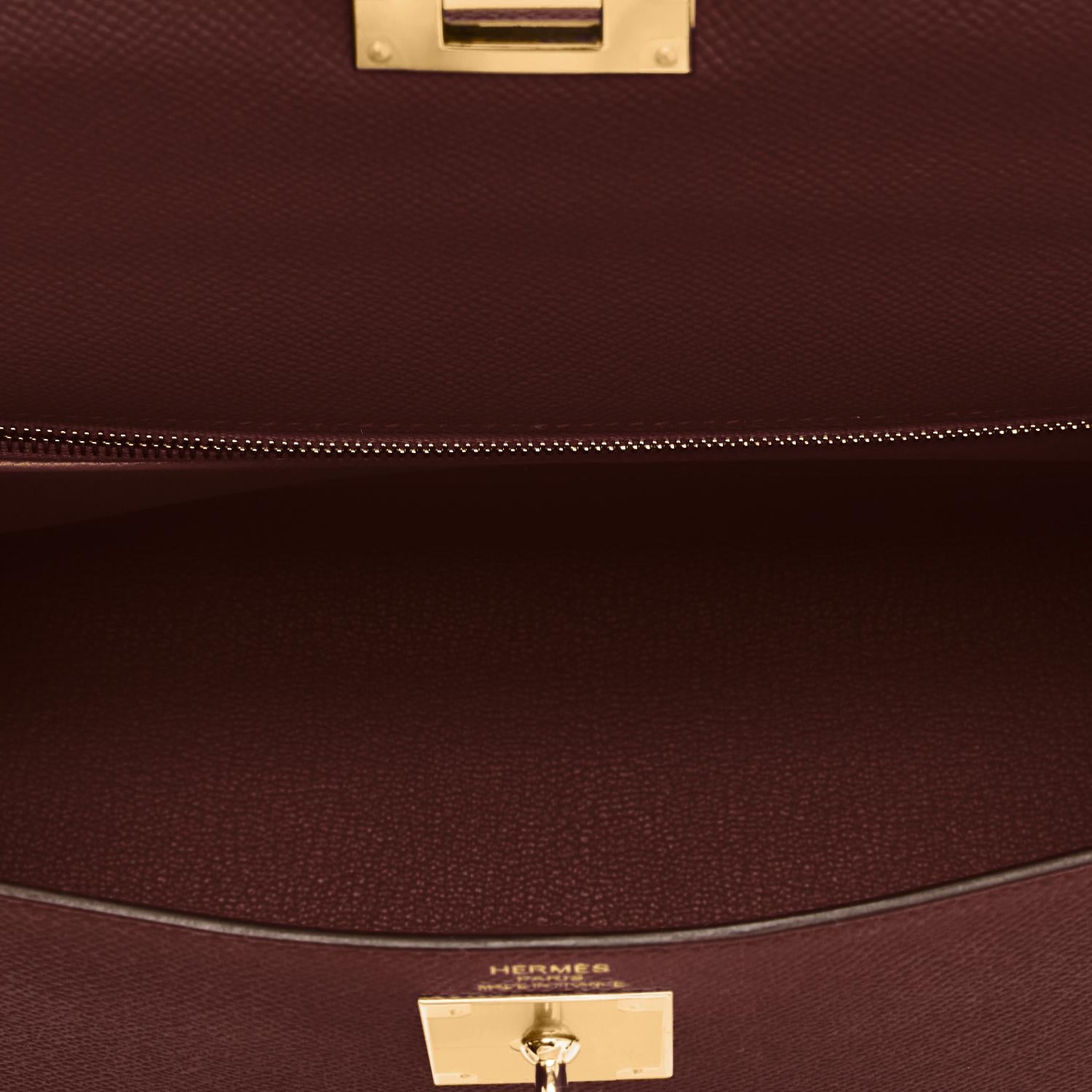 Hermes Kelly 28cm Rouge H Hermes Epsom Sellier Gold Hardware Y Stamp, 2020 In New Condition In New York, NY