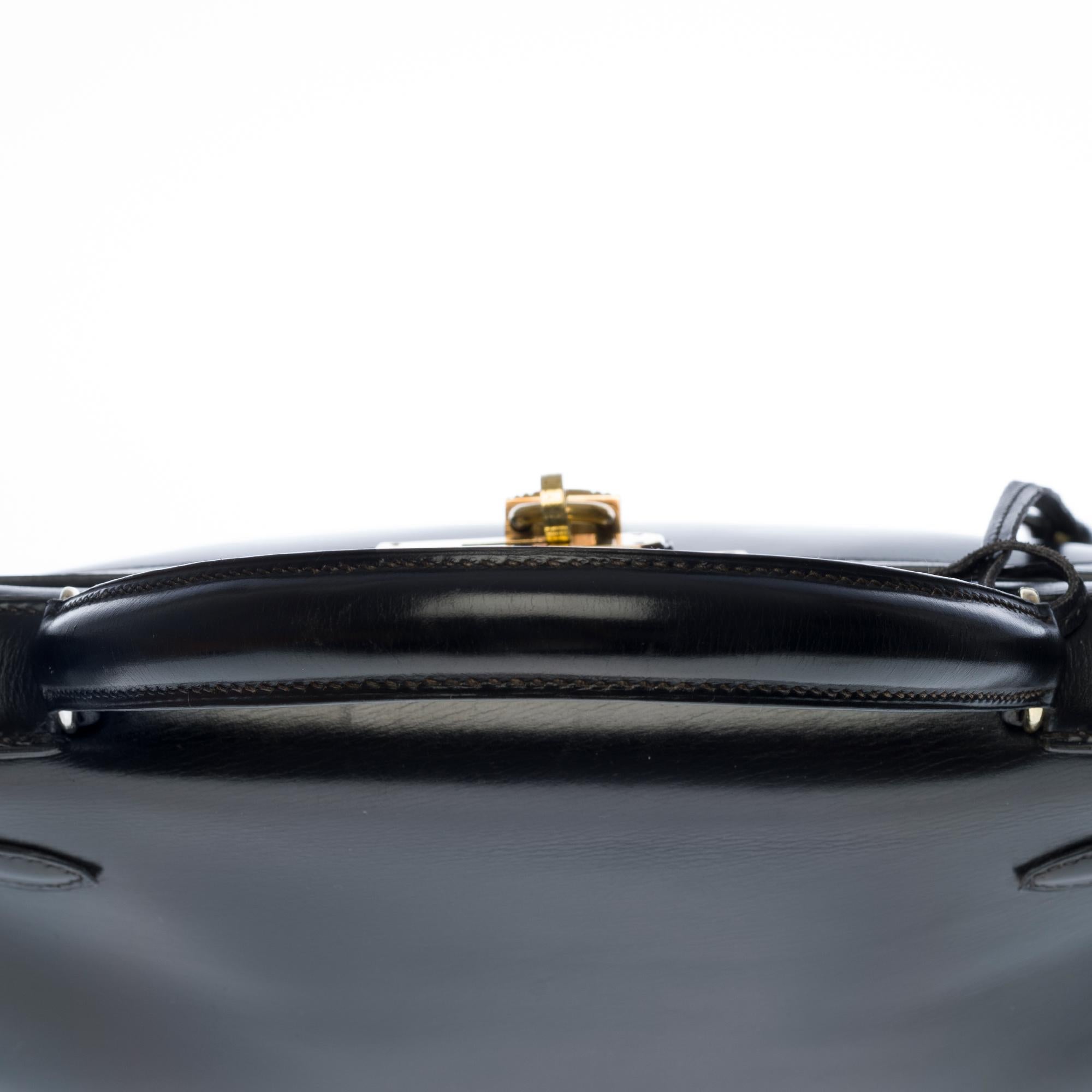 Hermès Kelly 28cm shoulder bag with strap in black calfskin and gold hardware 2