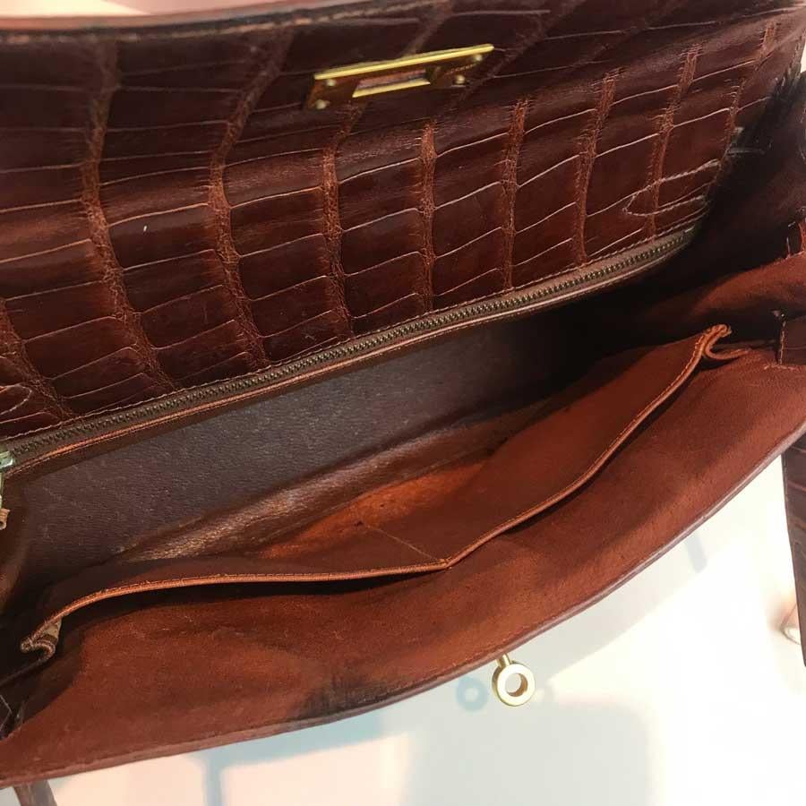 HERMES Kelly 32 Alligator And Golden Jewelry 14