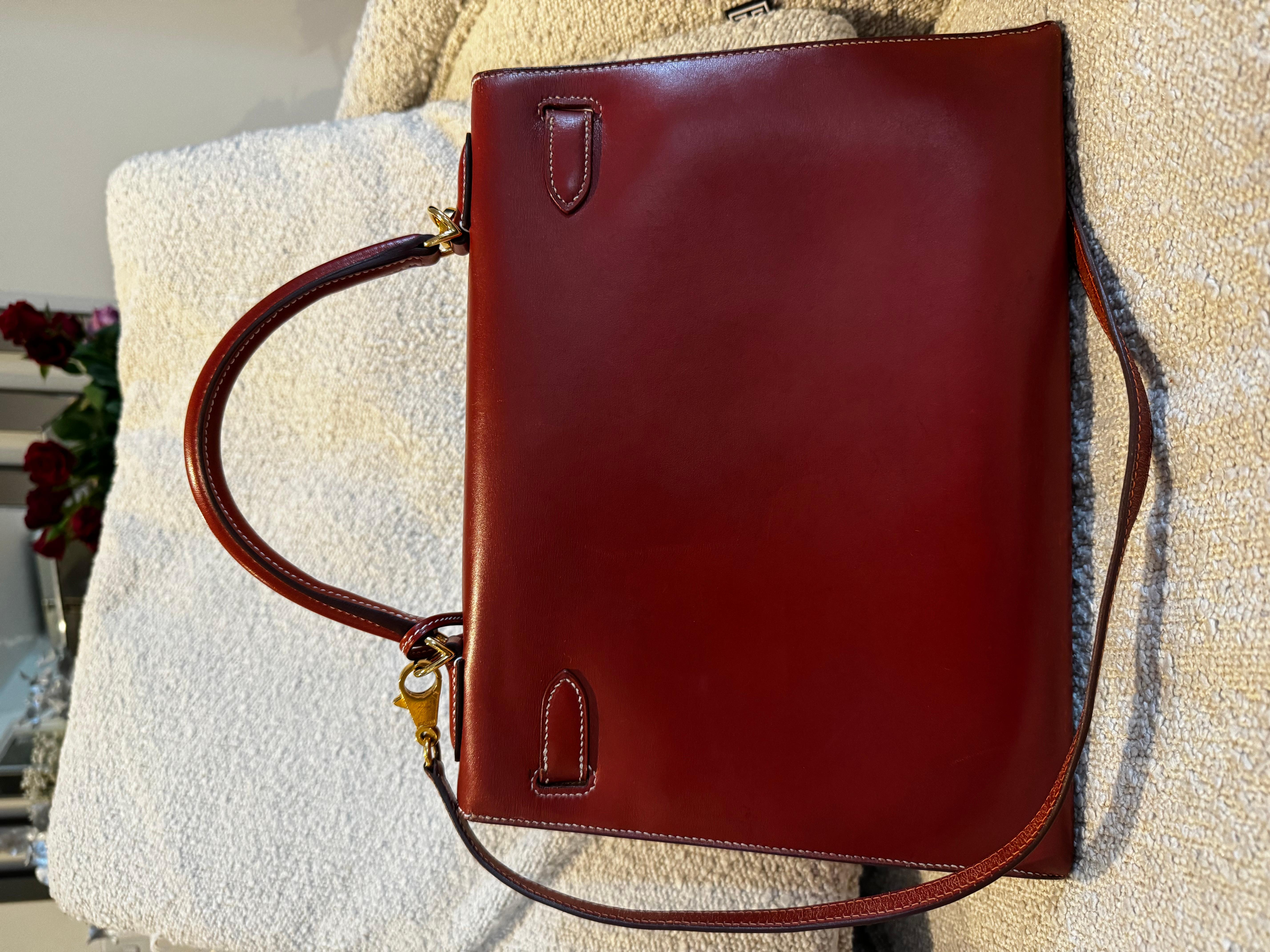 Hermes Kelly 32 Box leather Burgundy bag In Good Condition For Sale In London, England