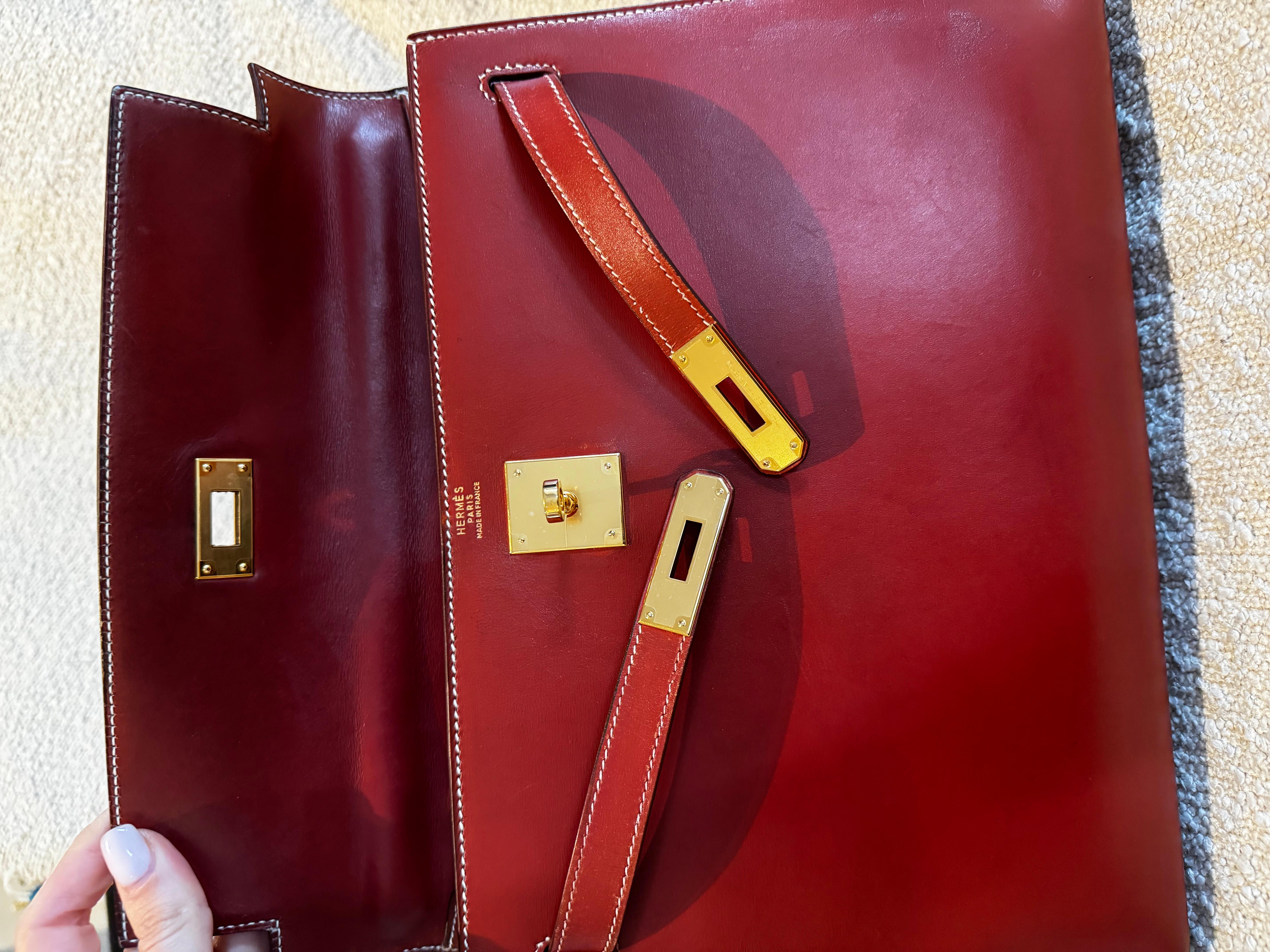 Women's or Men's Hermes Kelly 32 Box leather Burgundy bag For Sale