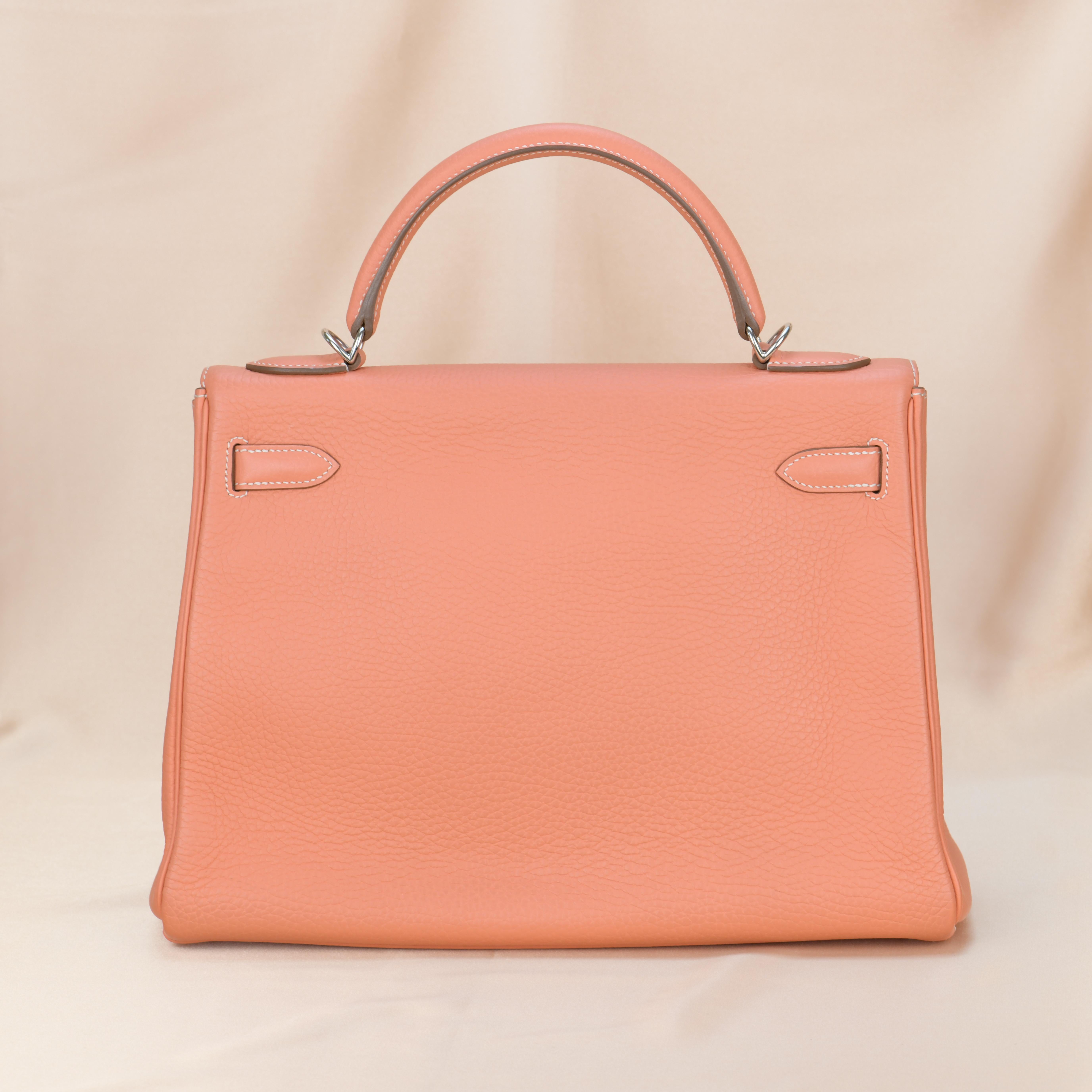Hermès Kelly 32 Crevette Togo Leather with Silver Hardware In Excellent Condition In Banbury, GB