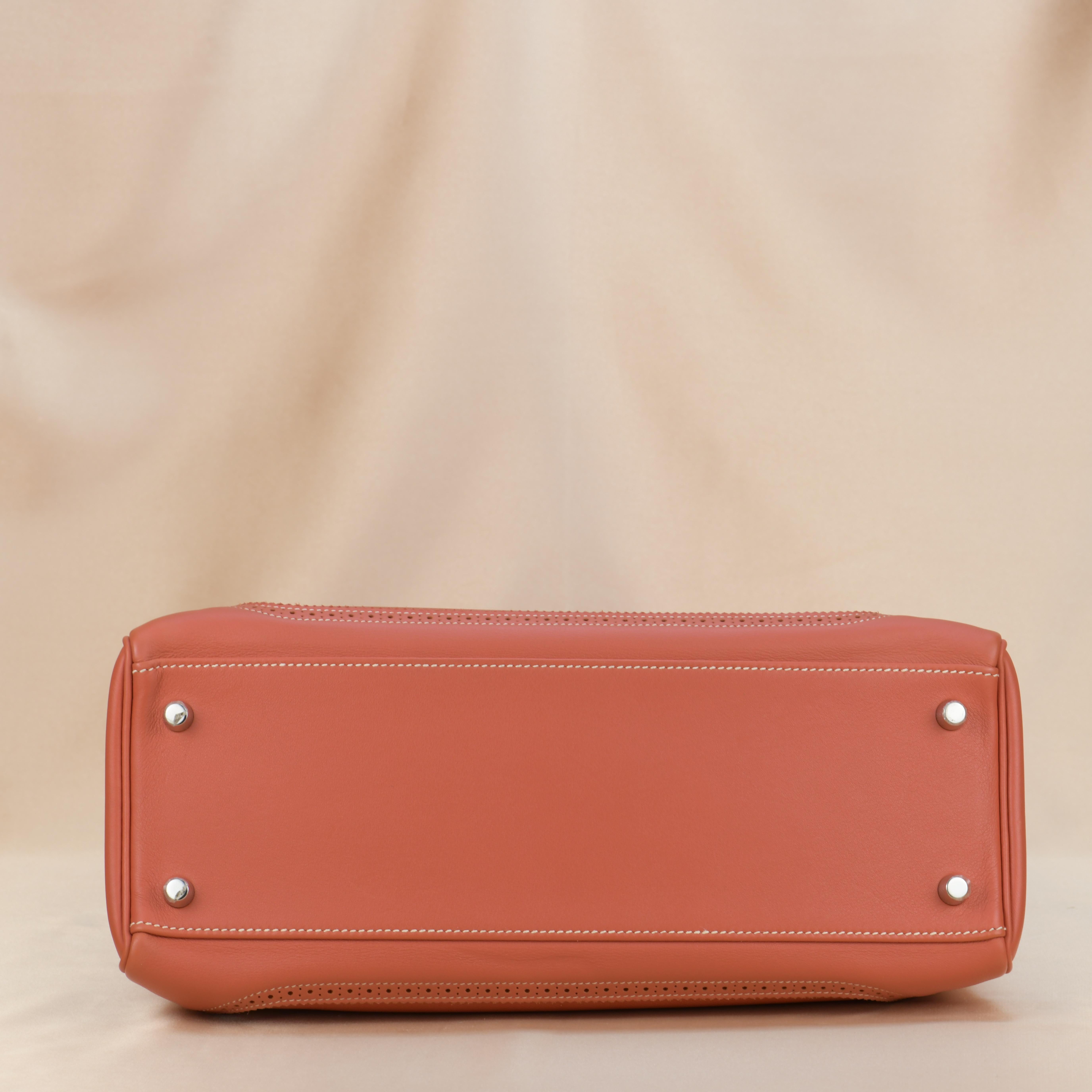 Orange Hermès Kelly 32 Ghillies Retourne Swift Leather with Palladium Hardware For Sale