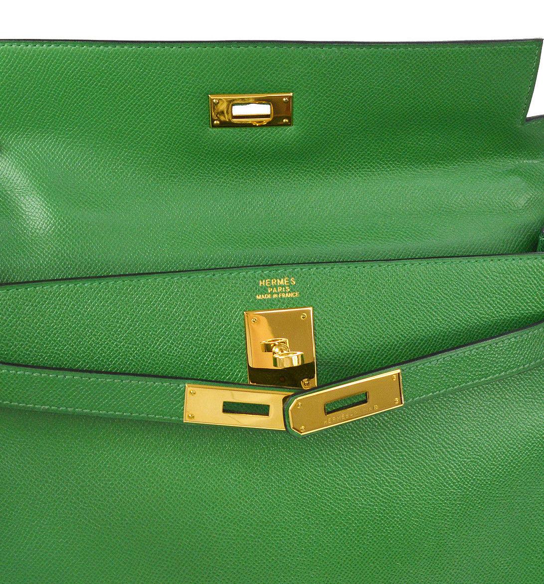 Hermes Kelly 32 Green Leather Gold Top Handle Satchel Shoulder Bag In Excellent Condition In Chicago, IL