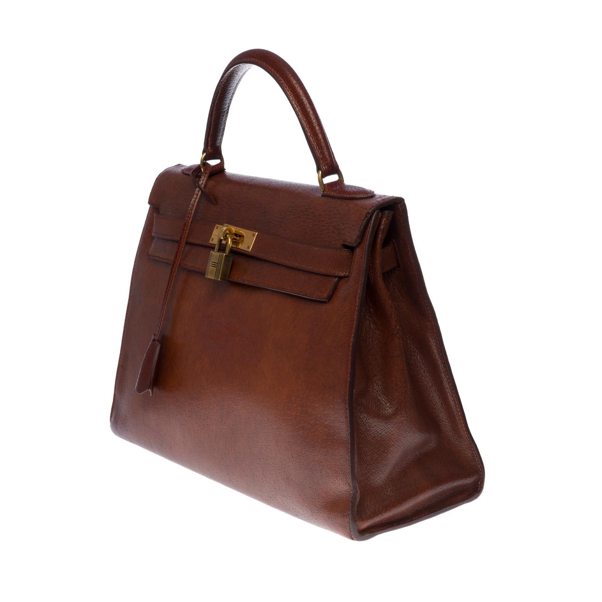 Hermès Kelly 32 handbag with strap in Brown Pecari leather, GHW In Good Condition In Paris, IDF
