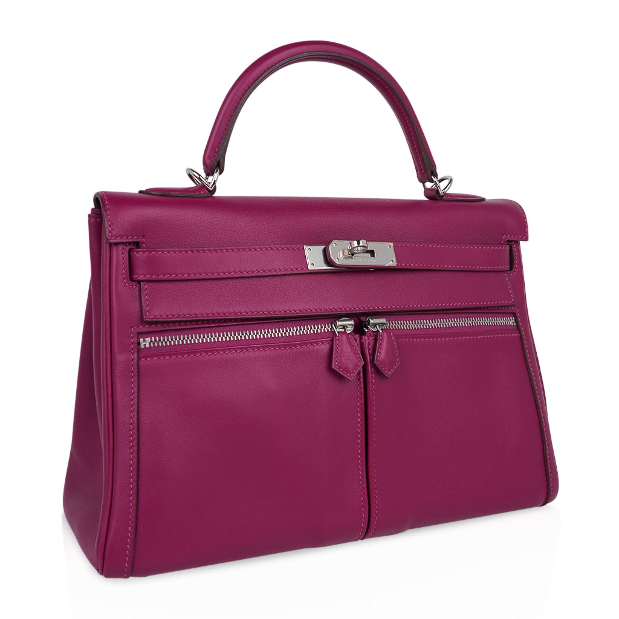 Mightychic offers an Hermes 32 Kelly Lakis bag featured in rich, saturated Tosca.
Signature front and zipper pockets.
Swift leather with Palladium hardware.  
This beauty is sure to become your ultimate go to bag!
Comes with strap, sleepers, lock,