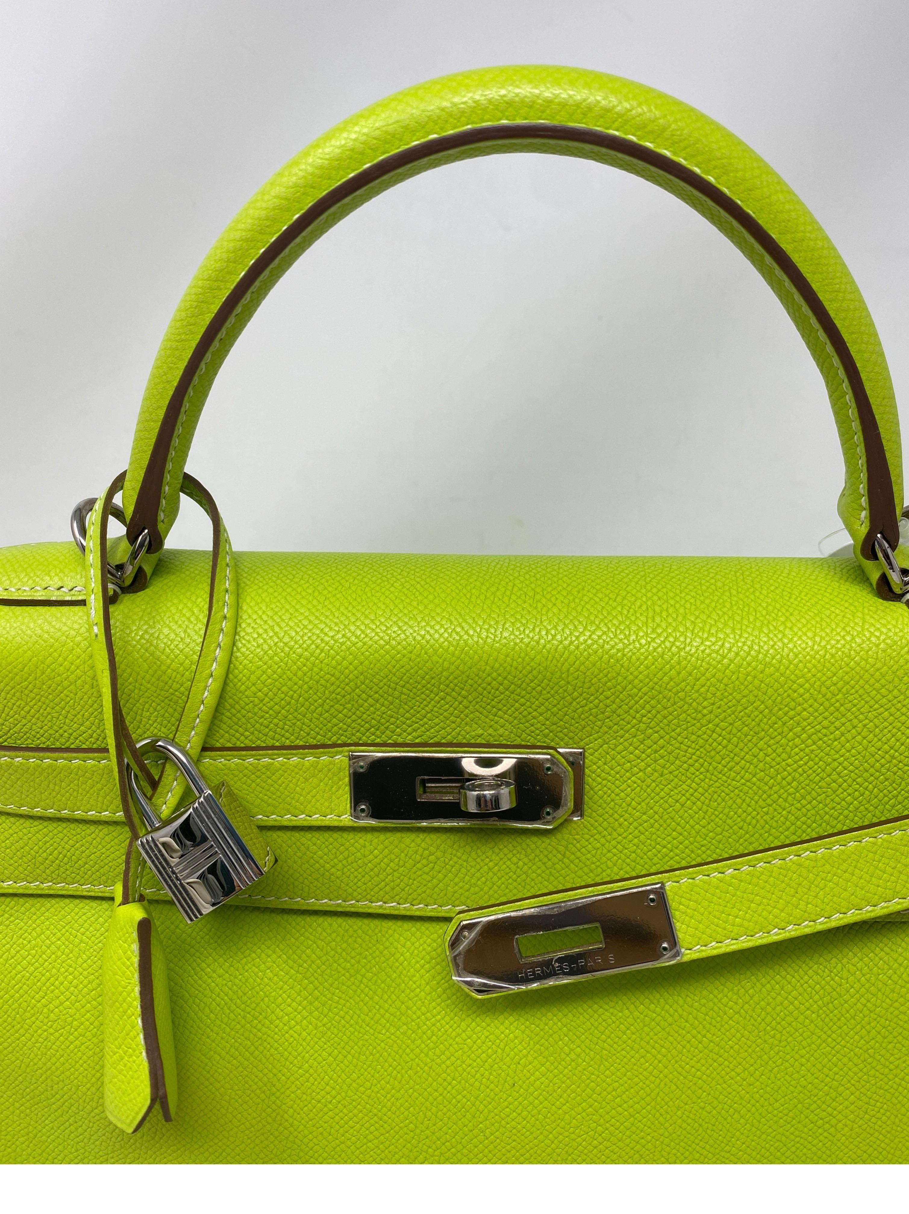 Hermes Kelly 32 Lime Candy Vert Bag In Excellent Condition In Athens, GA