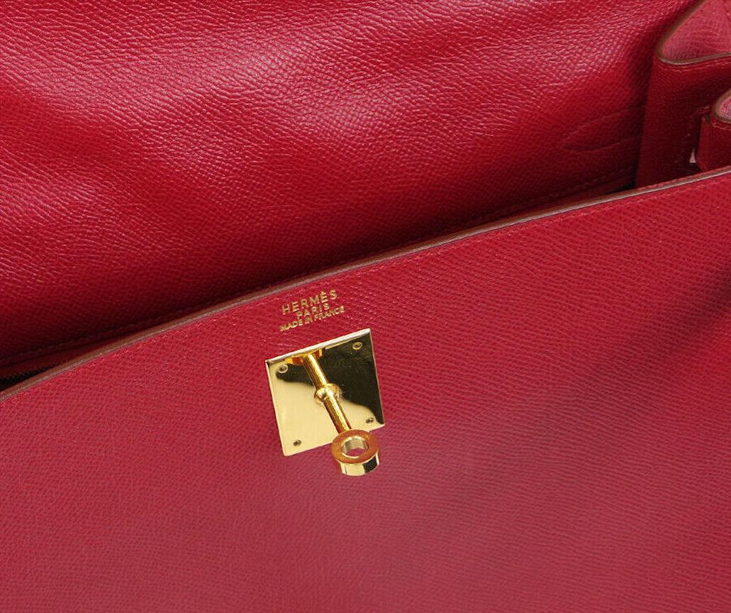 Hermes Kelly 32 Red Leather Gold Top Handle Satchel Shoulder Tote Bag  In Good Condition In Chicago, IL