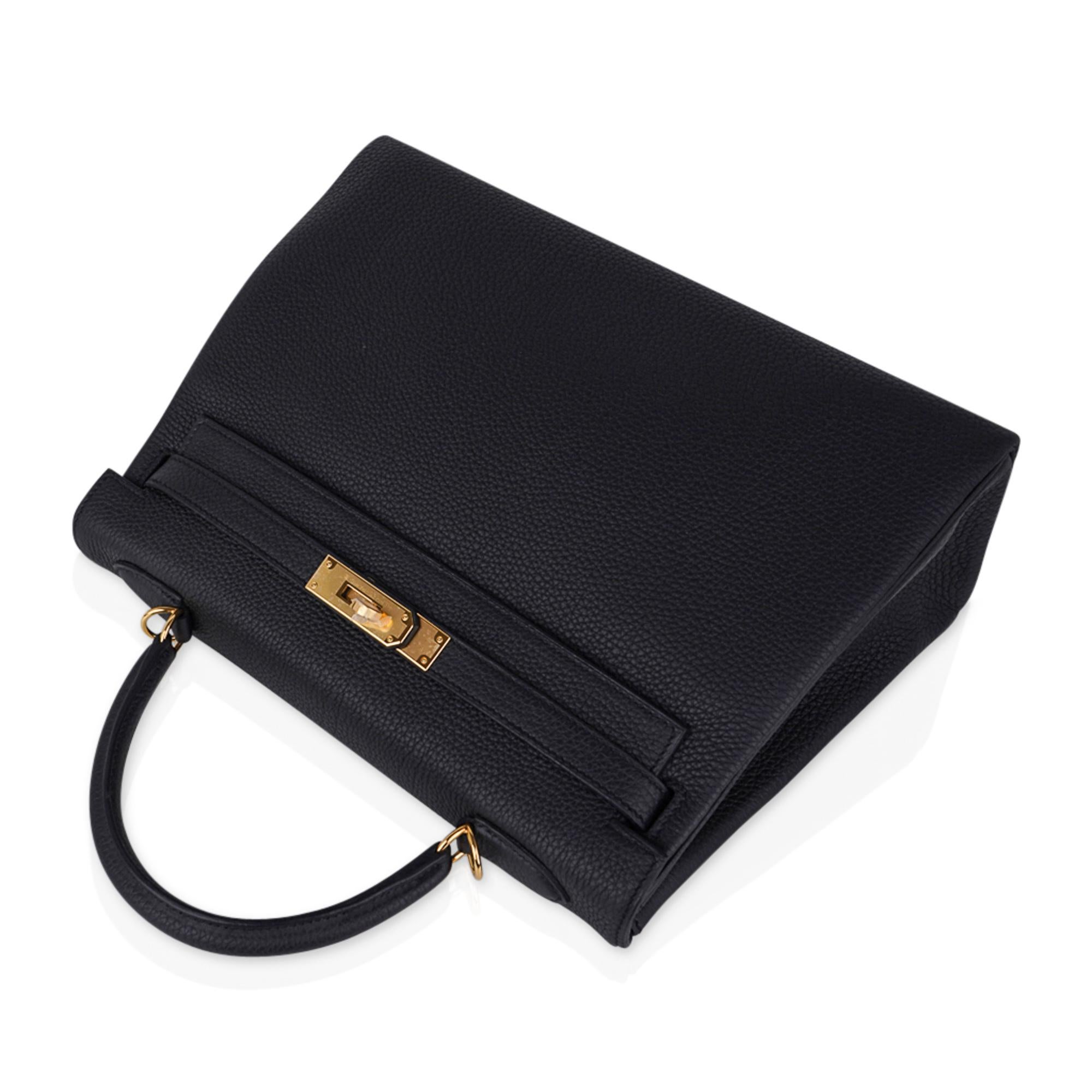 Hermes Kelly 32 Retourne Bag Black Gold Hardware Togo Leather In New Condition In Miami, FL