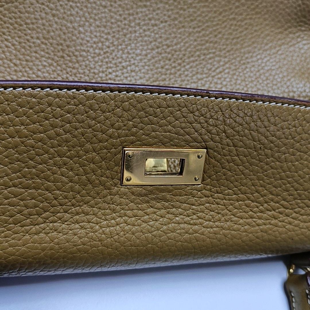 Hermes Kelly 32 Retourne Biscuit Brown Clemence Leather Gold HW Double Ring en vente 3