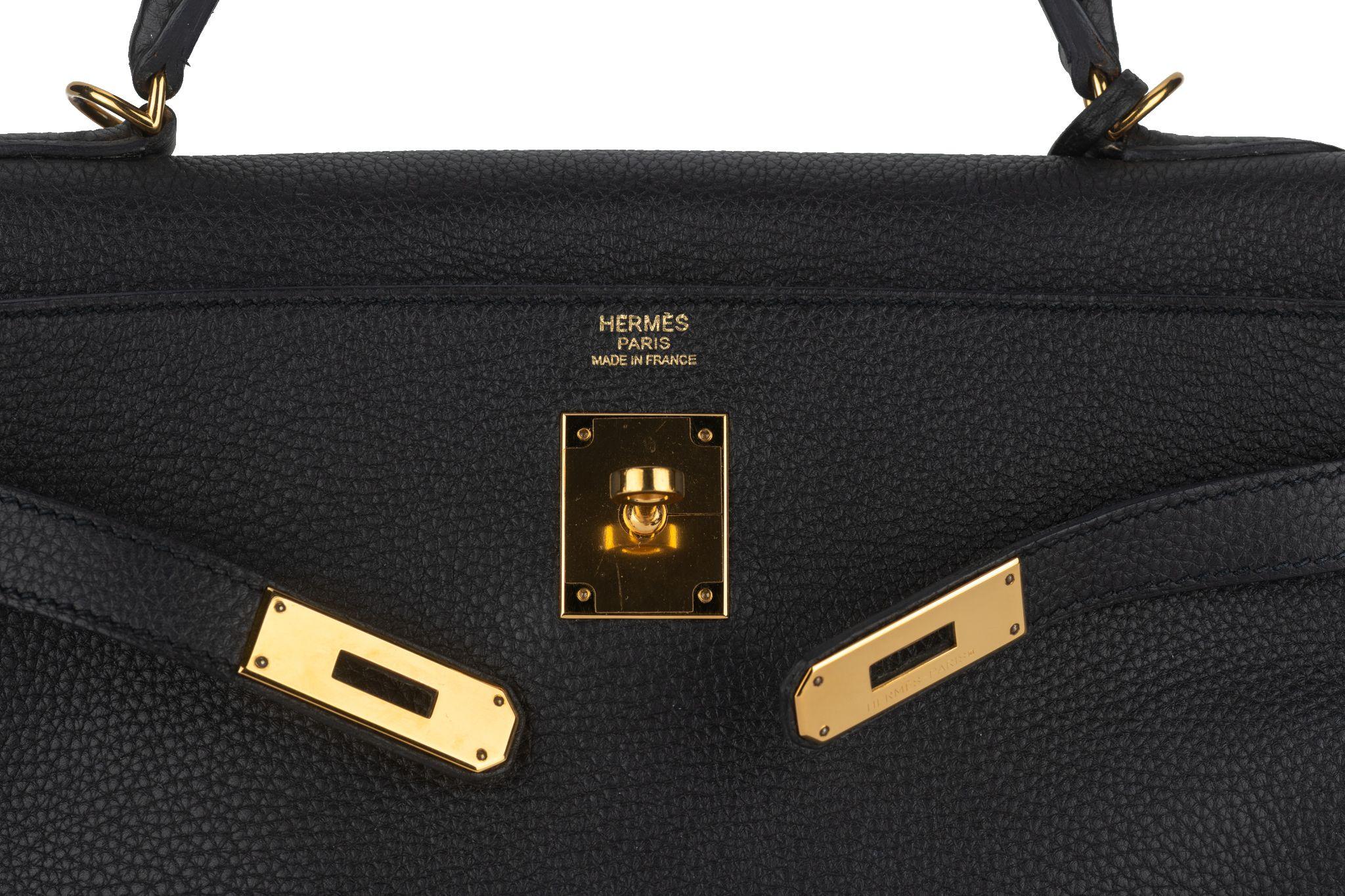 Hermès Kelly 32 Retournè Pelle togo nera in vendita 4