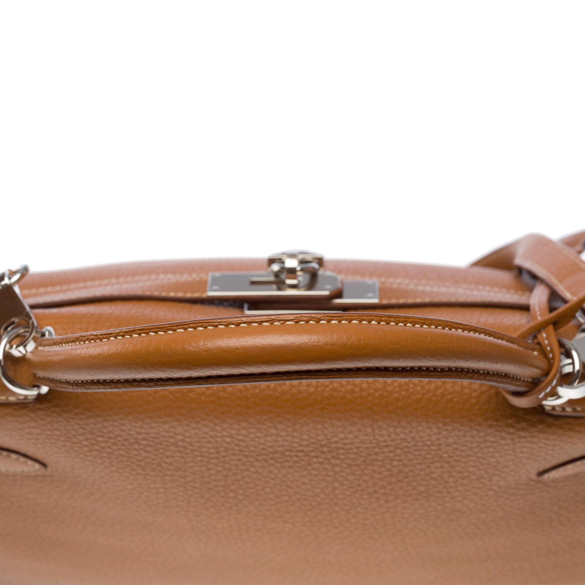 Hermès Kelly 32 retourné handbag strap in Camel (Gold) Togo calf leather, PHW For Sale 5