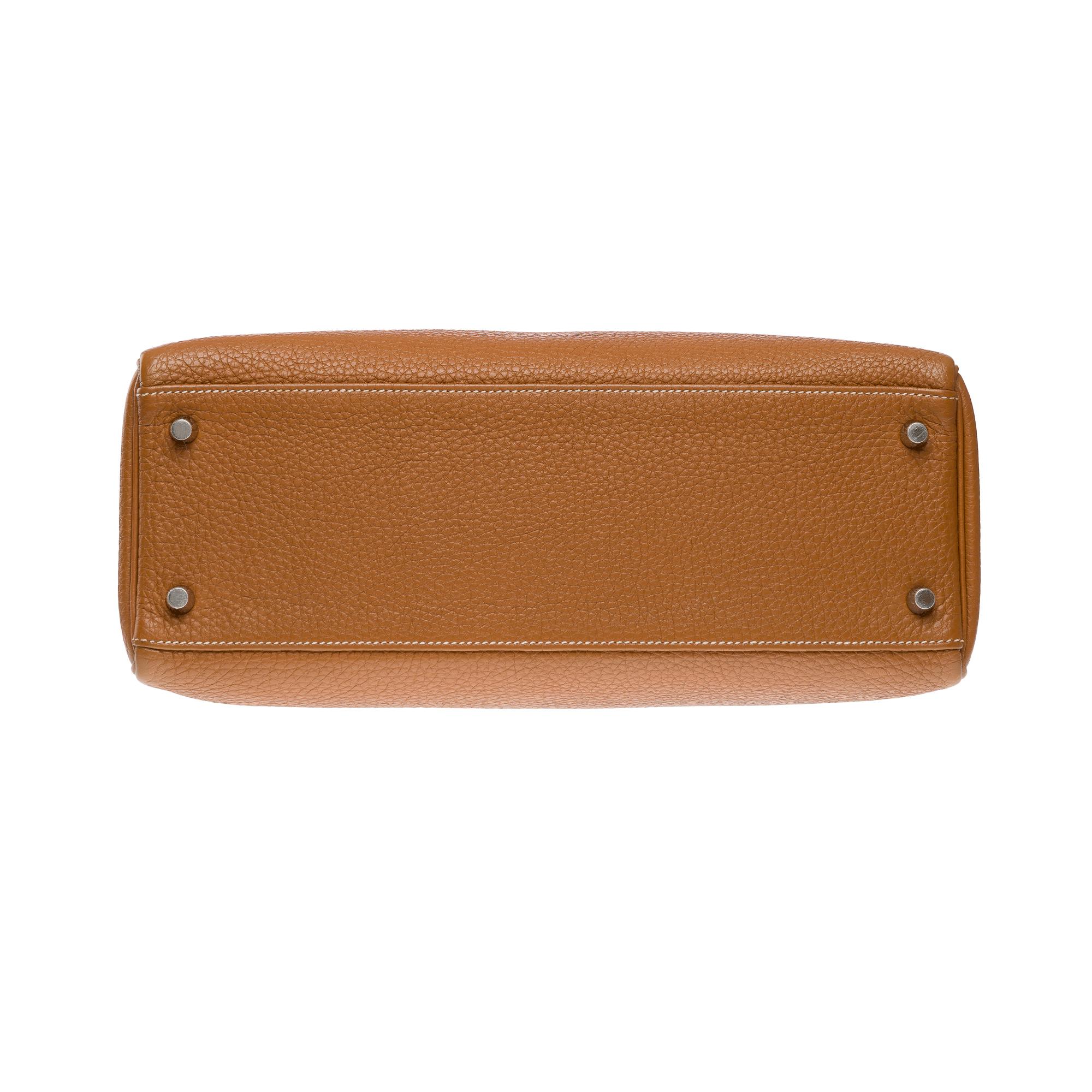 Hermès Kelly 32 retourné handbag strap in Camel (Gold) Togo calf leather, PHW For Sale 6