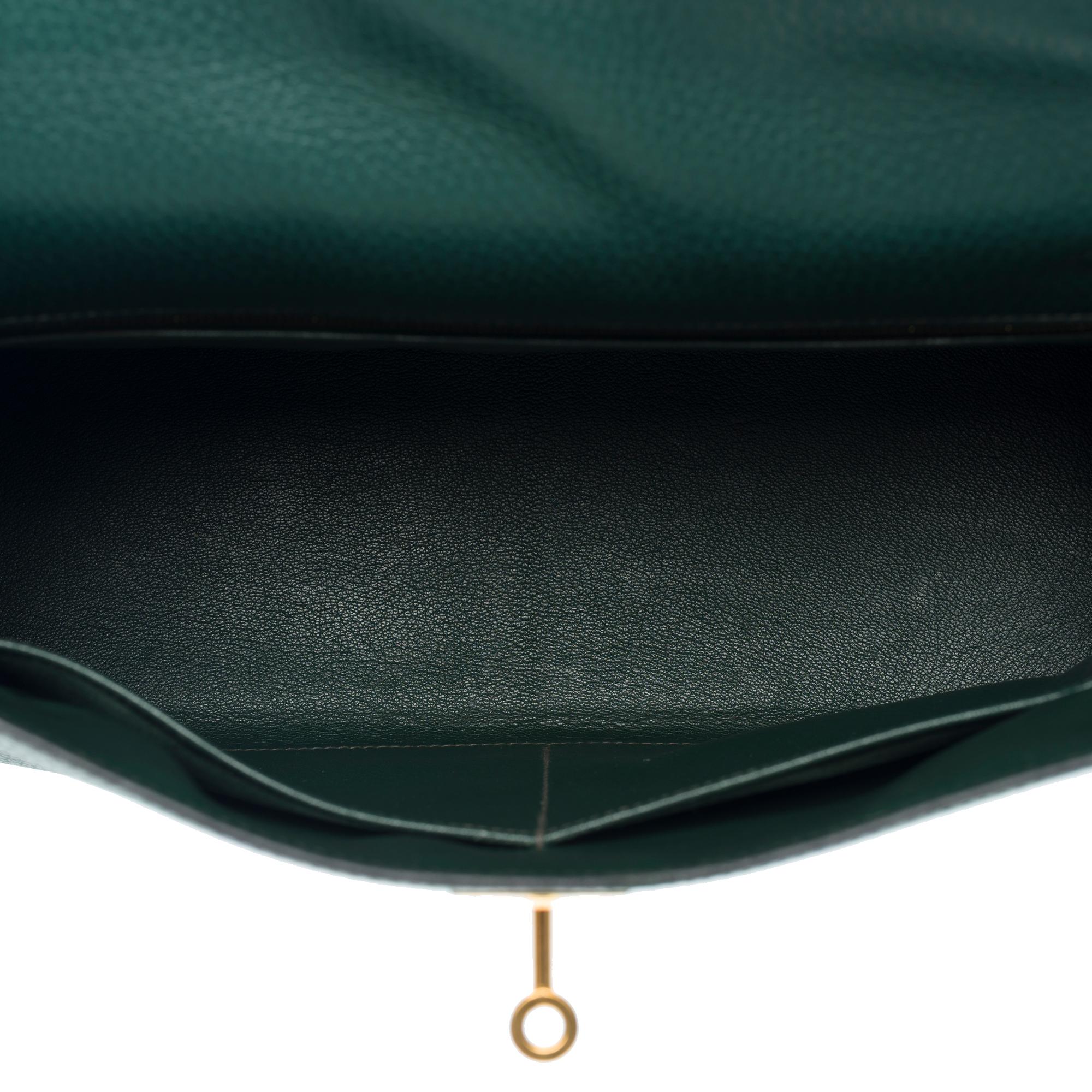 Hermès Kelly 32 retourne strap in Vert Malachite Vache Ardennes leather, GHW For Sale 1