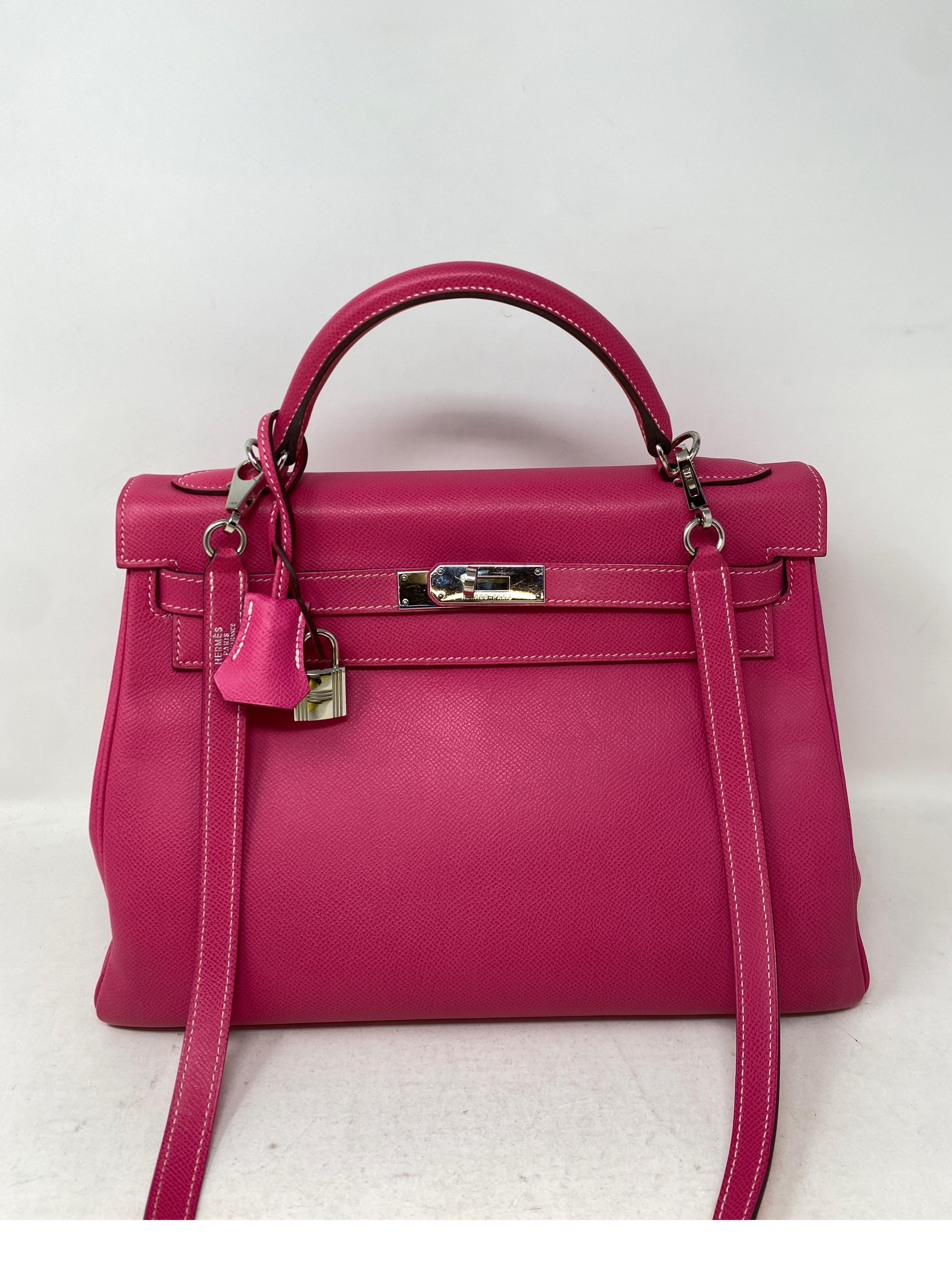 Hermes Kelly 32 Rose Tyrien Bag  In Excellent Condition In Athens, GA