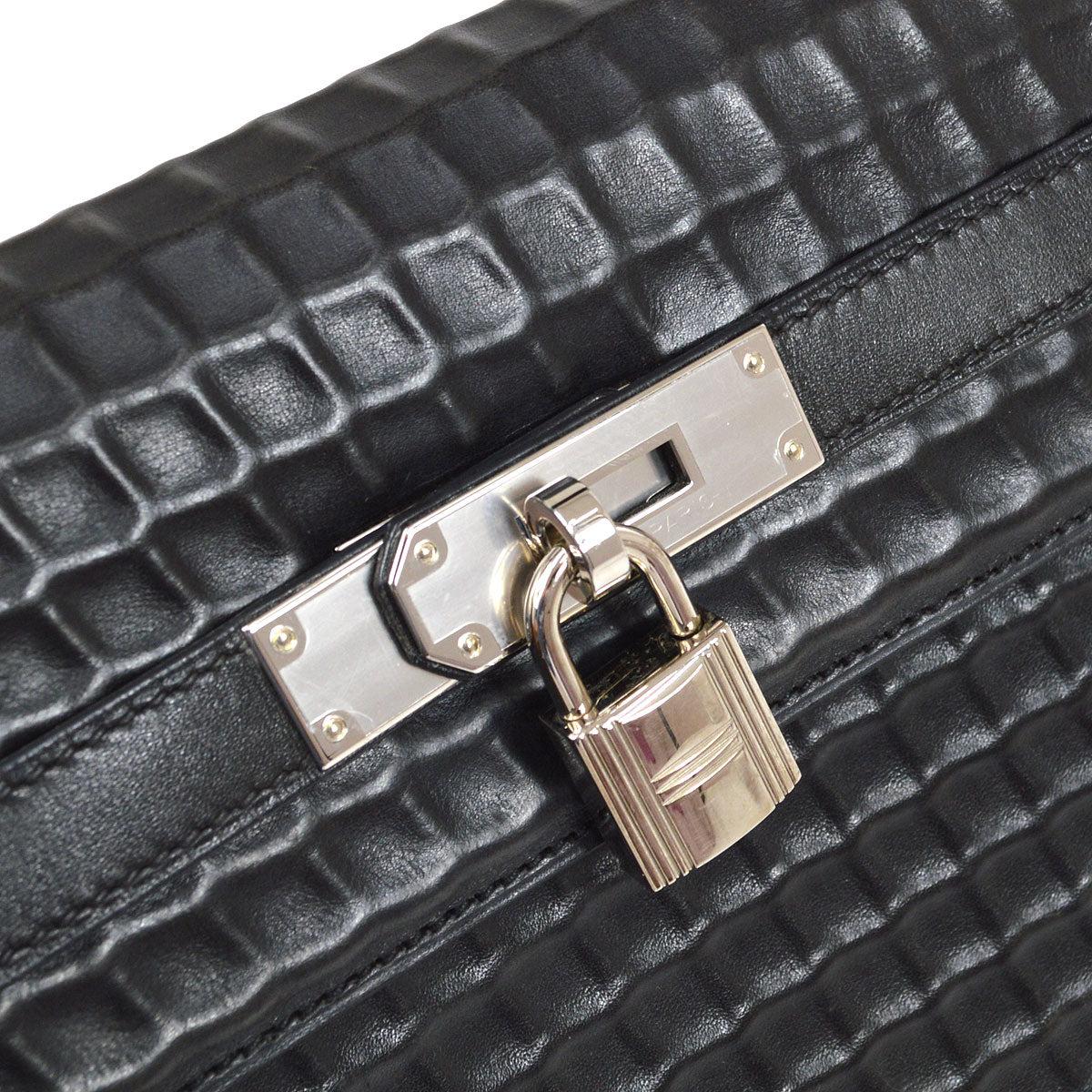 Pre-Owned Vintage Condition
From 2003 Collection
Everdeutch Leather 
Palladium Hardware
Measures 13