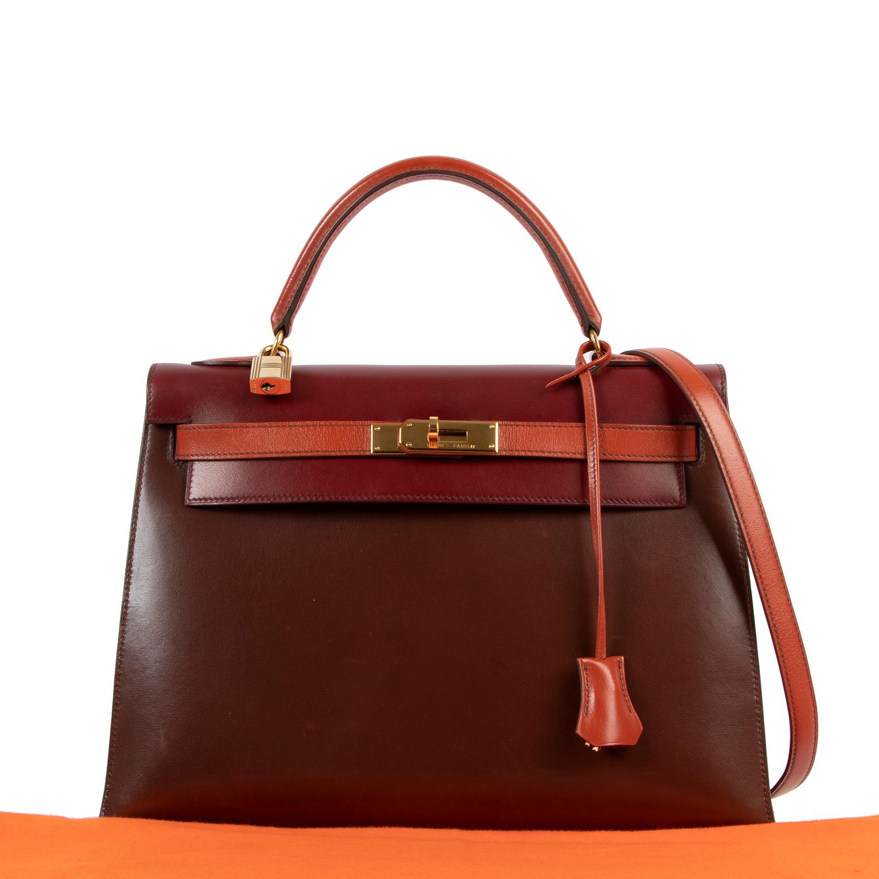 Hermès Kelly 32 Sellier Box Tri-colour Gold Hardware Limited Edition

Triple the colour, triple the fun! Hermès Tri-colour Kelly 32 is special in so many ways.

Crafted from glossy Box calfskin, this Hermès Kelly 32 Sellier has the structured shape