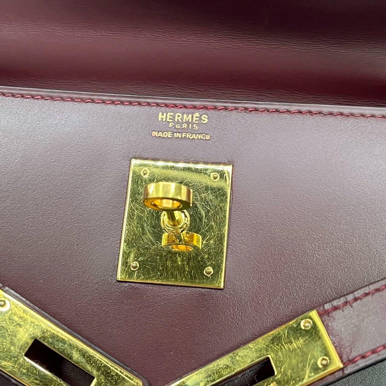 Hermès Kelly 32 Sellier Burgundy Box Leather Gold HW 1978 im Angebot 4