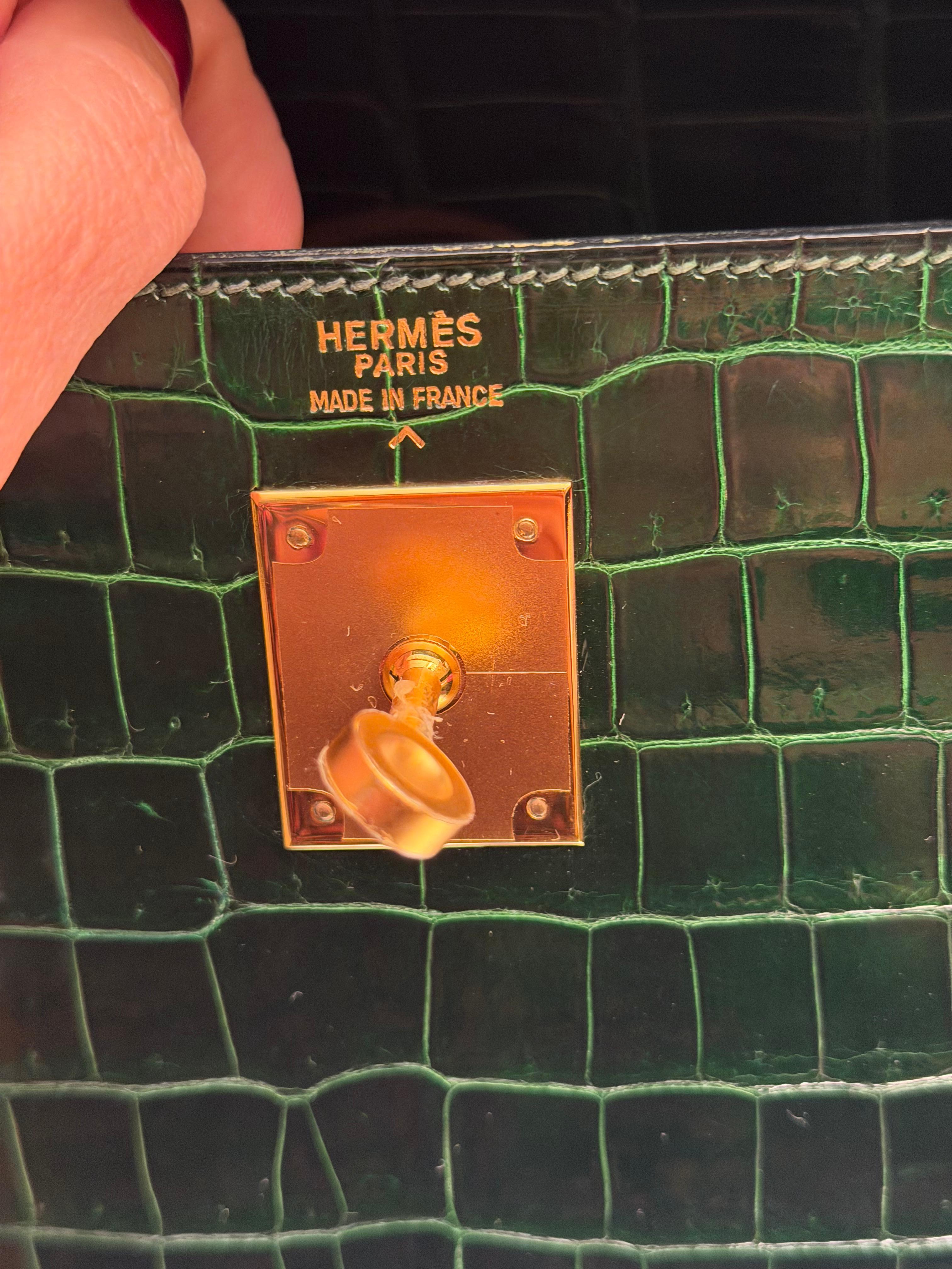 Hermes Kelly 32 Sellier Sac en crocodile porosus émeraude en vente 9