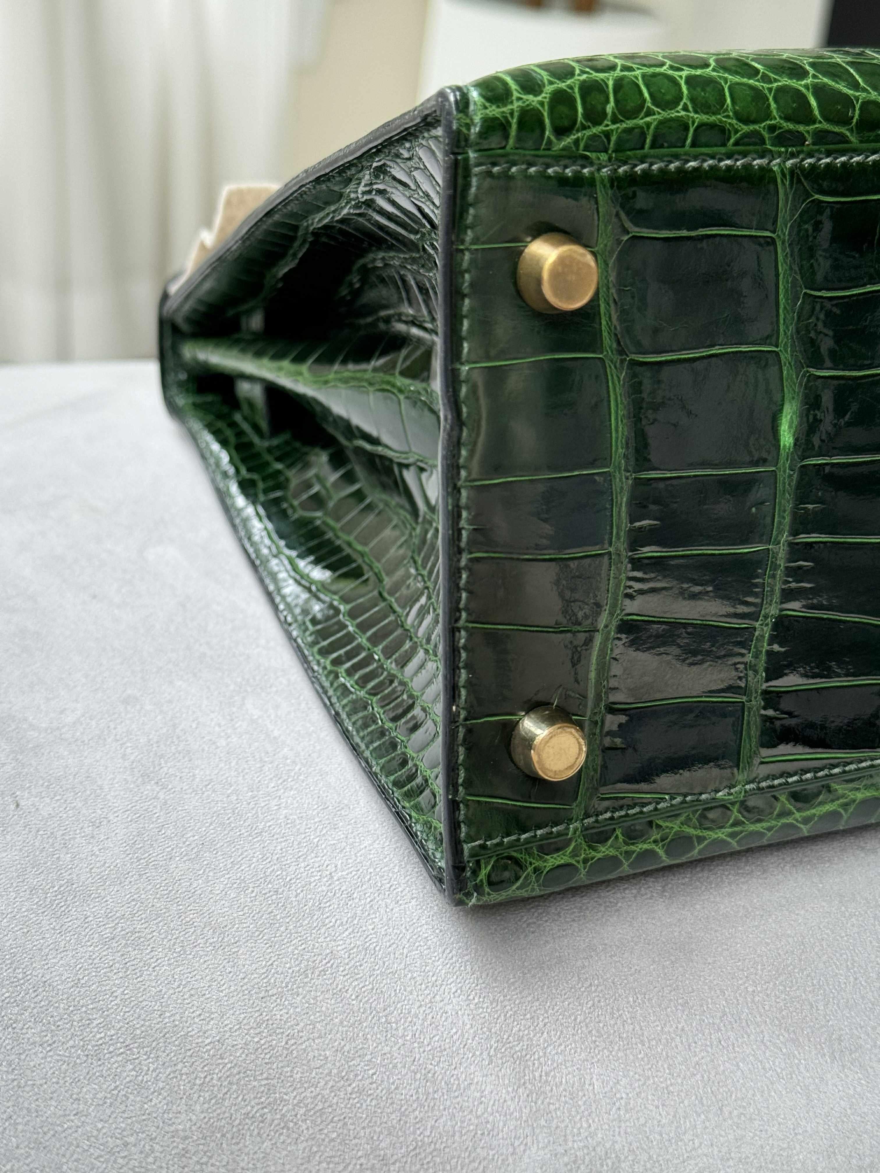 Hermes Kelly 32 Sellier Sac en crocodile porosus émeraude en vente 3