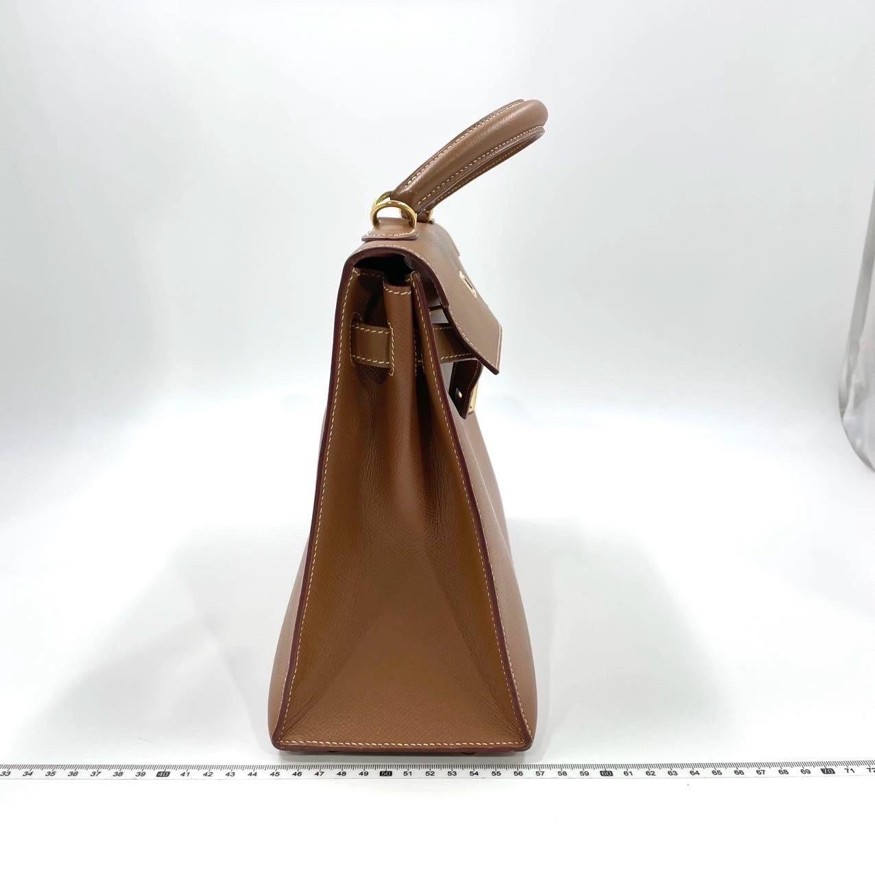 Hermes Kelly 32 Sellier Gold Epsom Leather Gold HW Double Ring 2002 In Good Condition In AUBERVILLIERS, FR