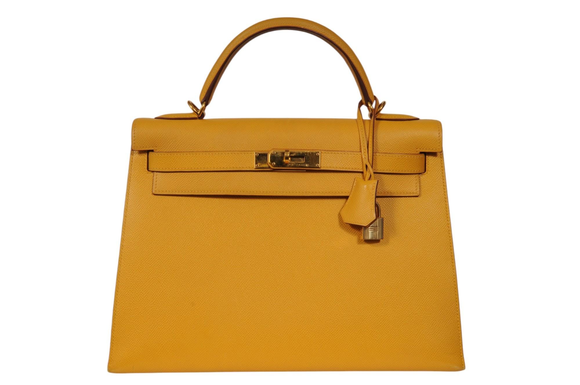 - Comes with lock/key & rain coat

- Comes with Box and replacement Dust bag

- Palladium Hardware

- Does not come with strap



Condition: 

The bag is in great shape overall, no hard exterior snags, rips or large imperfections. The handles are in