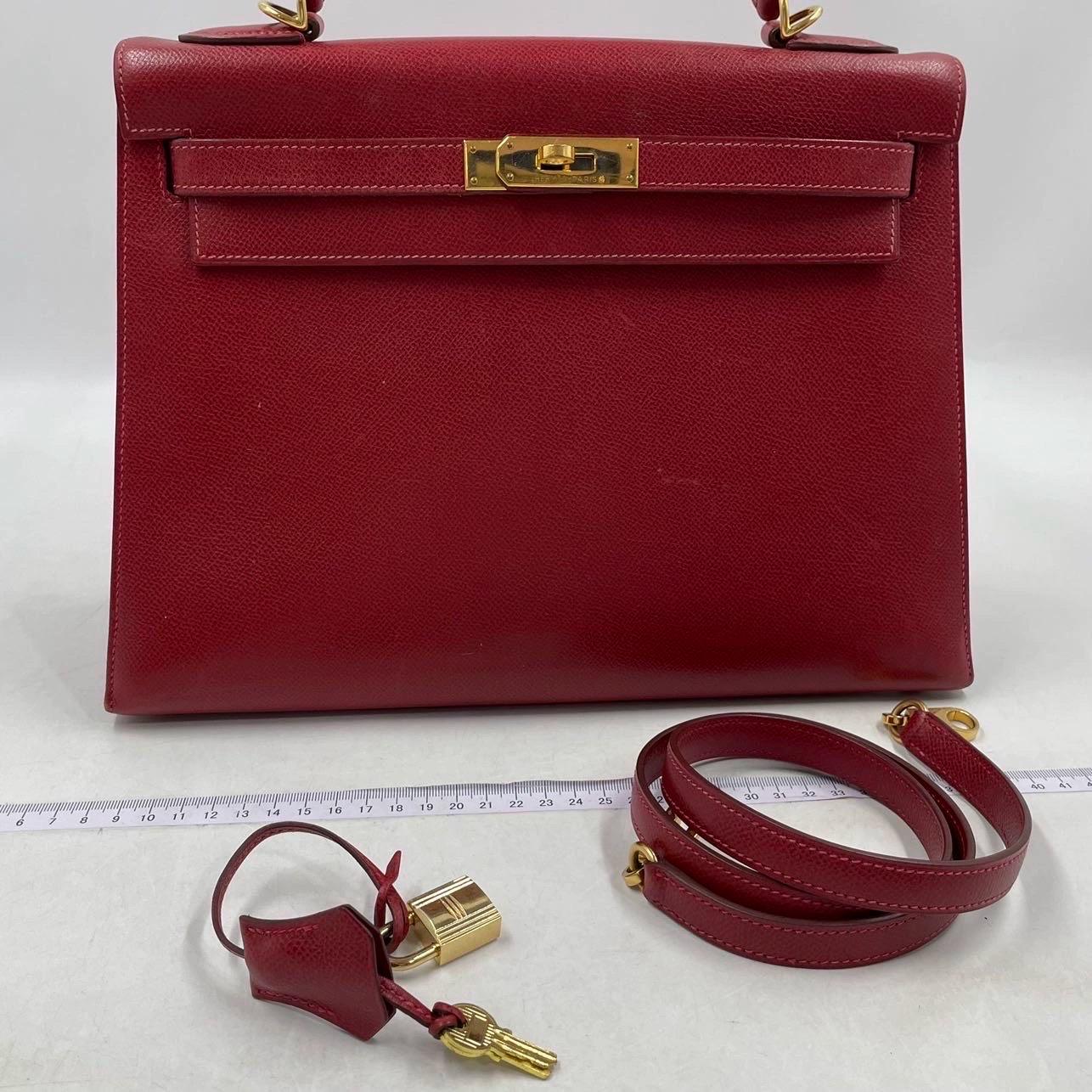 Hermes Kelly 32 Sellier Rouge Vif Red Courchevel Leather Gold HW 2003 In Good Condition For Sale In AUBERVILLIERS, FR