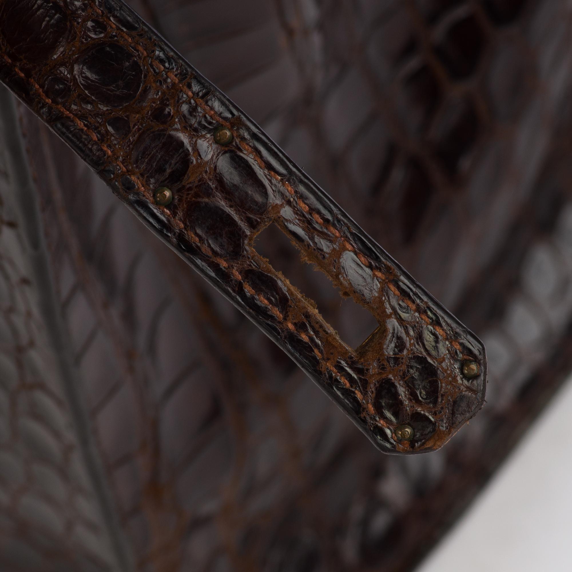 Hermès Kelly 32 sellier vintage bag in brown crocodile, gold hardware ! In Good Condition In Paris, IDF