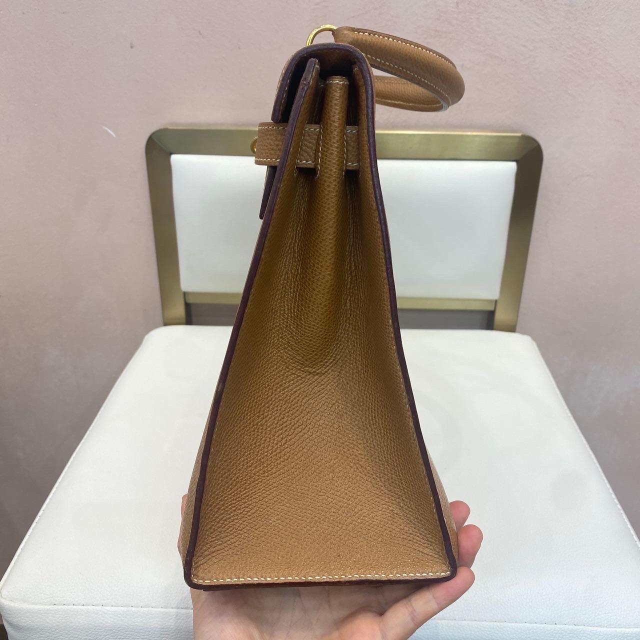 Hermes Kelly 32 Sellier Vintage Gold Epsom Leather Gold Hardware With Strap 1990 For Sale 7