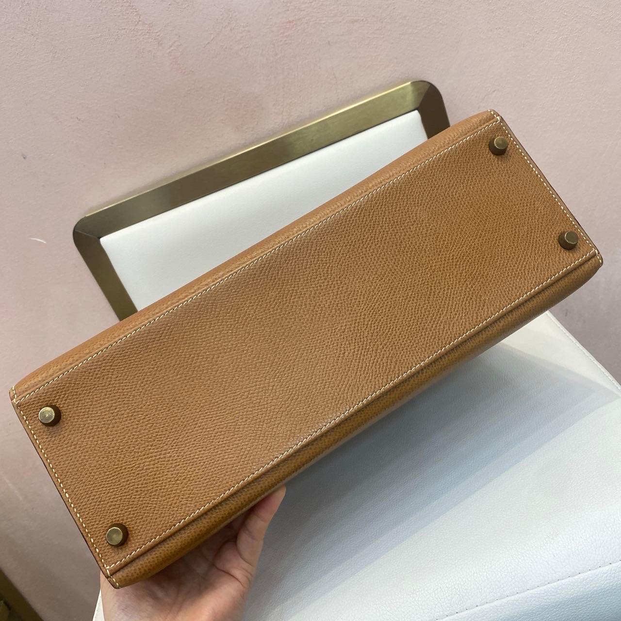 Hermes Kelly 32 Sellier Vintage Gold Epsom Leather Gold Hardware With Strap 1990 For Sale 9