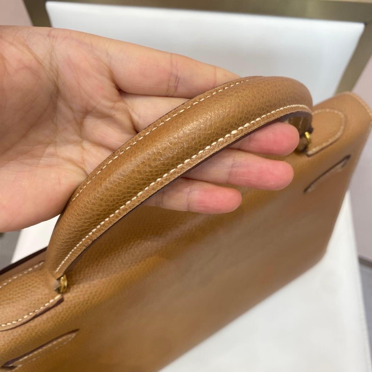 Hermes Kelly 32 Sellier Vintage Gold Epsom Leather Gold Hardware With Strap 1990 For Sale 3