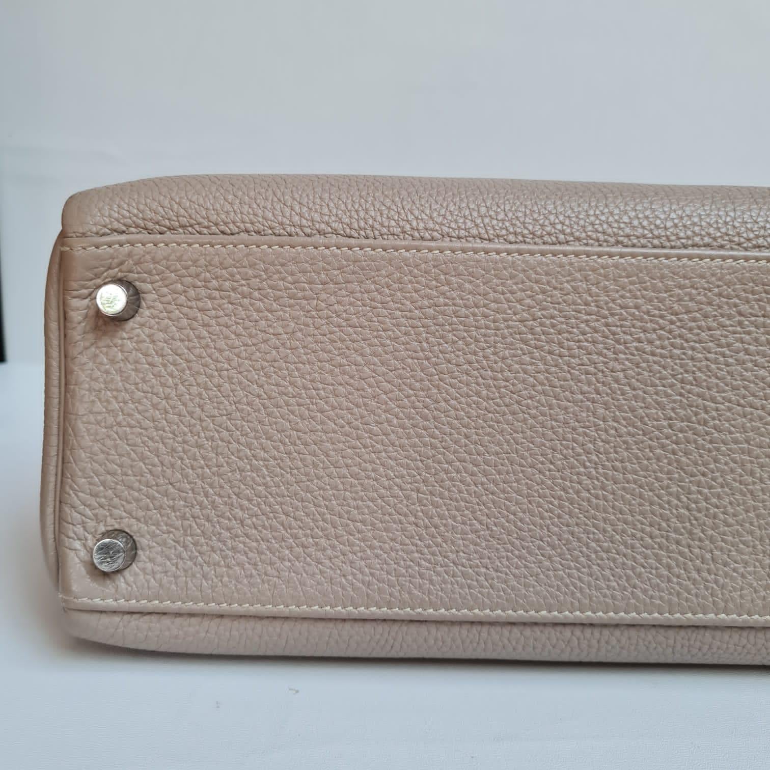 Hermes Kelly 32 Togo Gris Tourtelle Bag PHW In Good Condition In Jakarta, Daerah Khusus Ibukota Jakarta