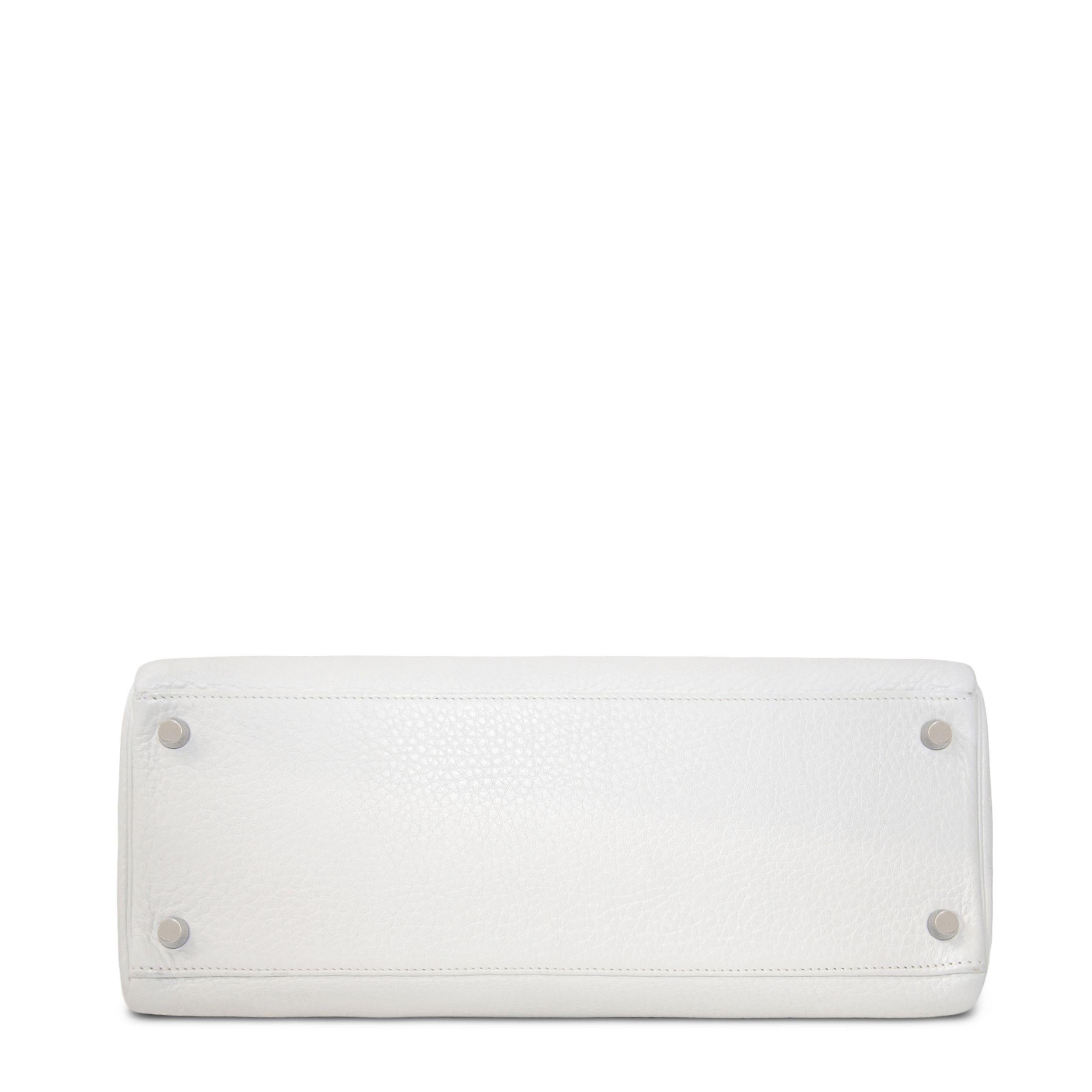Hermès Kelly 32 Togo White PHW In Good Condition In London, GB
