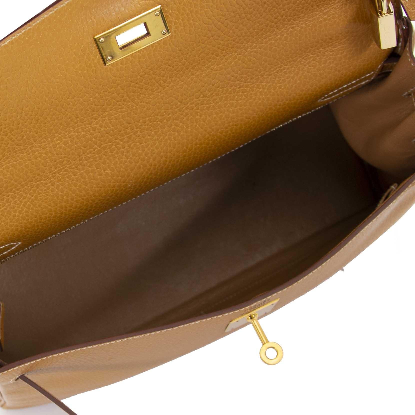 Hermès Kelly 32 Veau Ardennes Couleur Naturelle Excellent état à Antwerp, BE