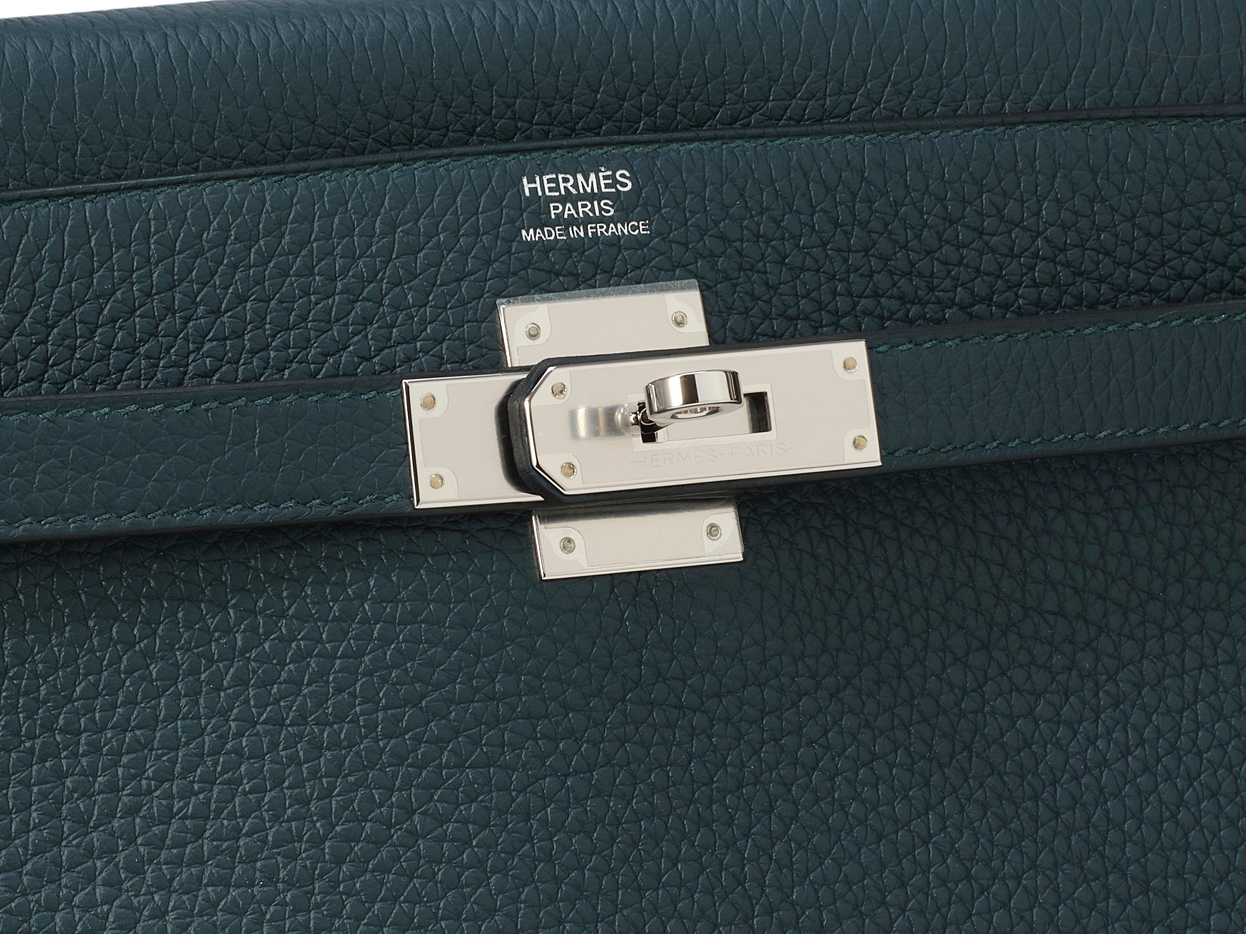 Hermès Kelly 32 Vert Cypres Taurillon Clemence Palladium Hardware im Zustand „Neu“ im Angebot in Berlin, DE