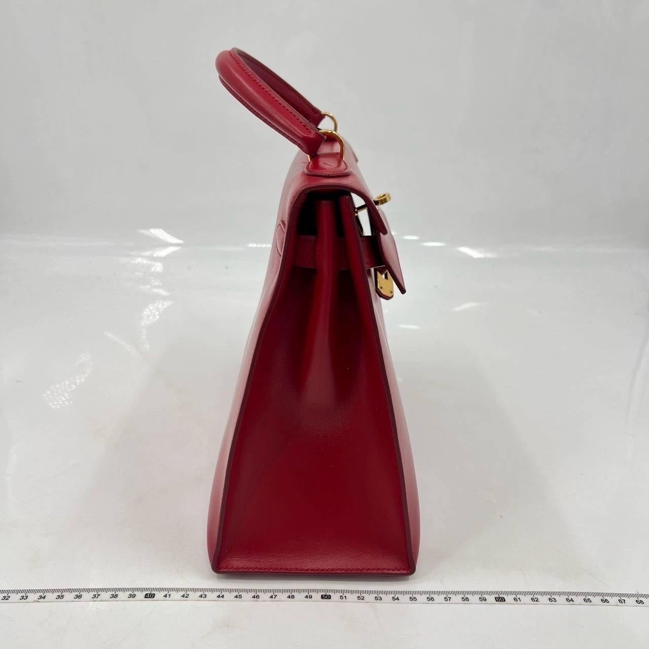 Hermes Kelly 32 Vintage Sellier Rouge Vif Red Box Calf Leather Gold HW 1988 Circ For Sale 2