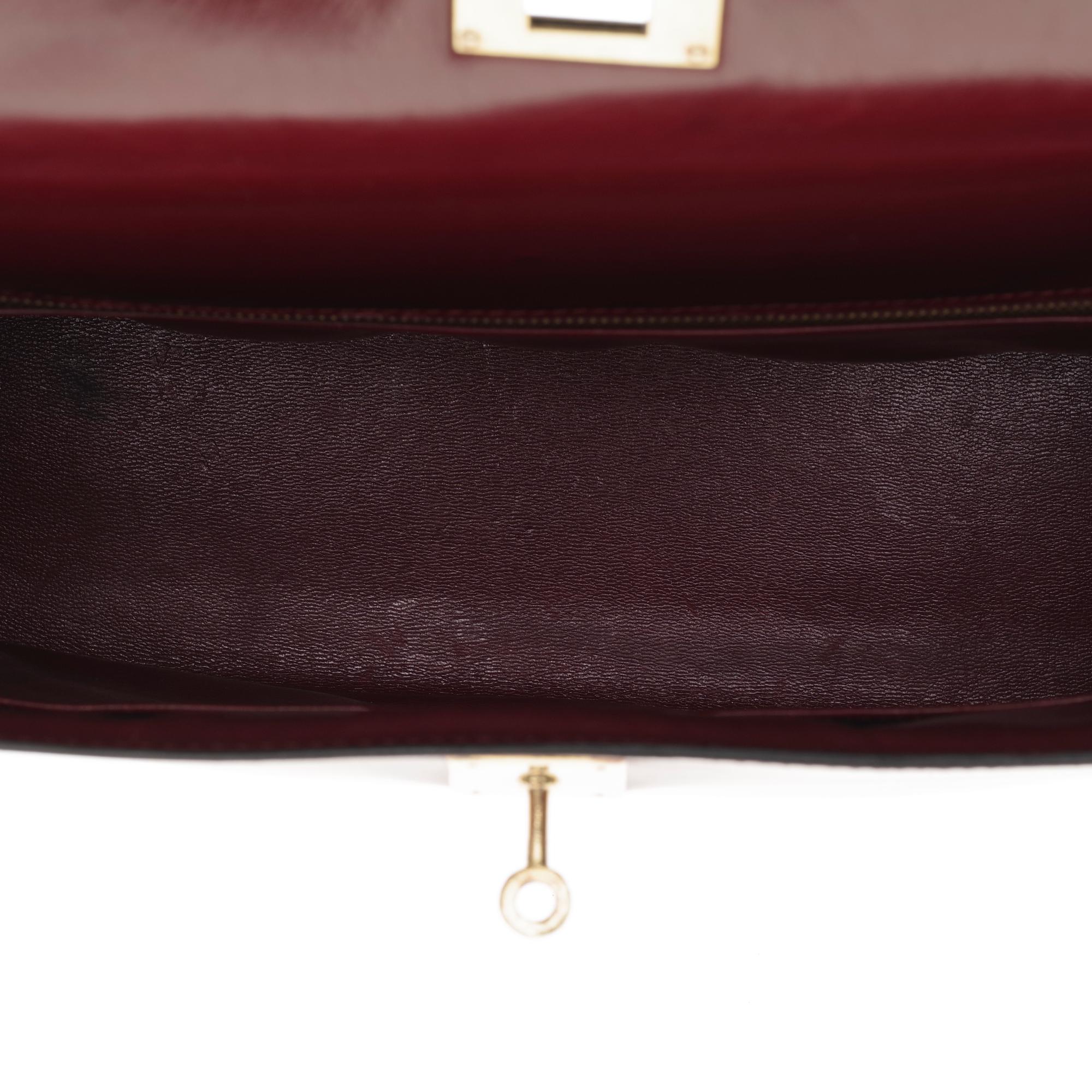 Hermès Kelly 32cm sellier handbag with strap in burgundy calfskin, gold hardware 3
